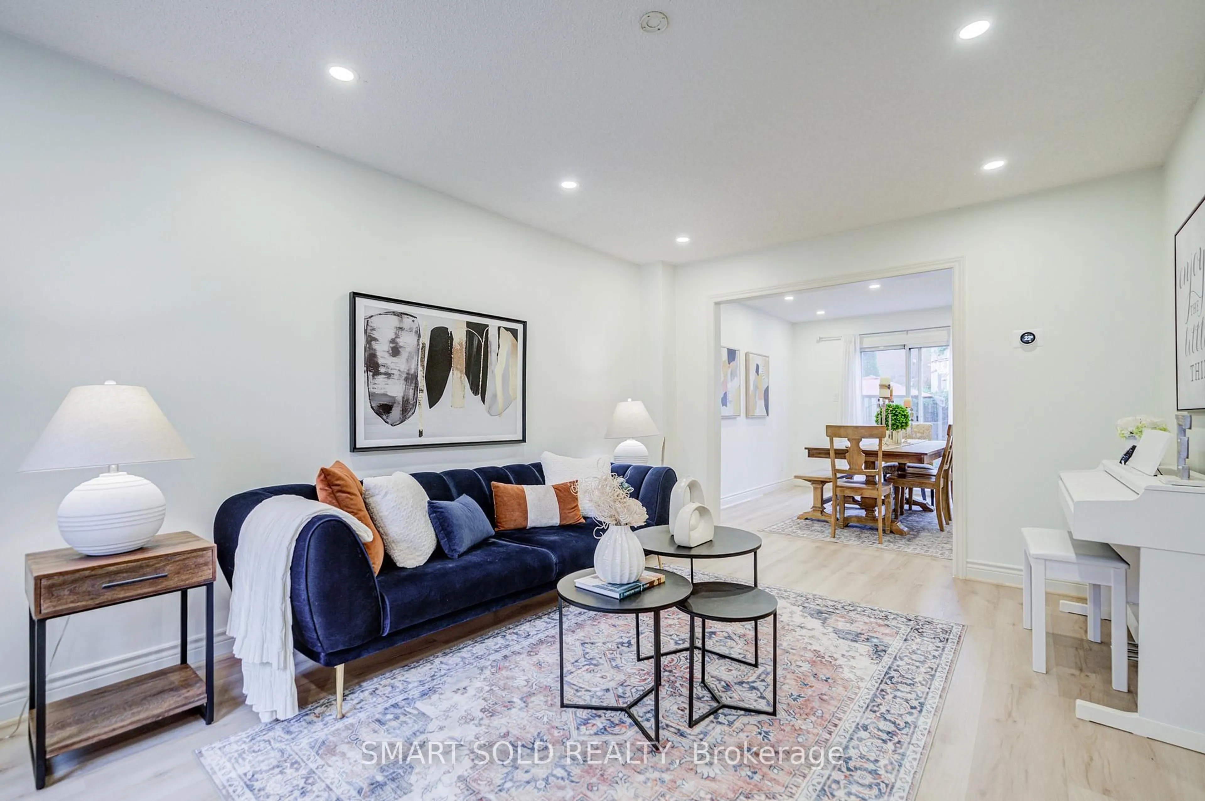 Living room with furniture, unknown for 47 Colleen St, Vaughan Ontario L4J 5H1