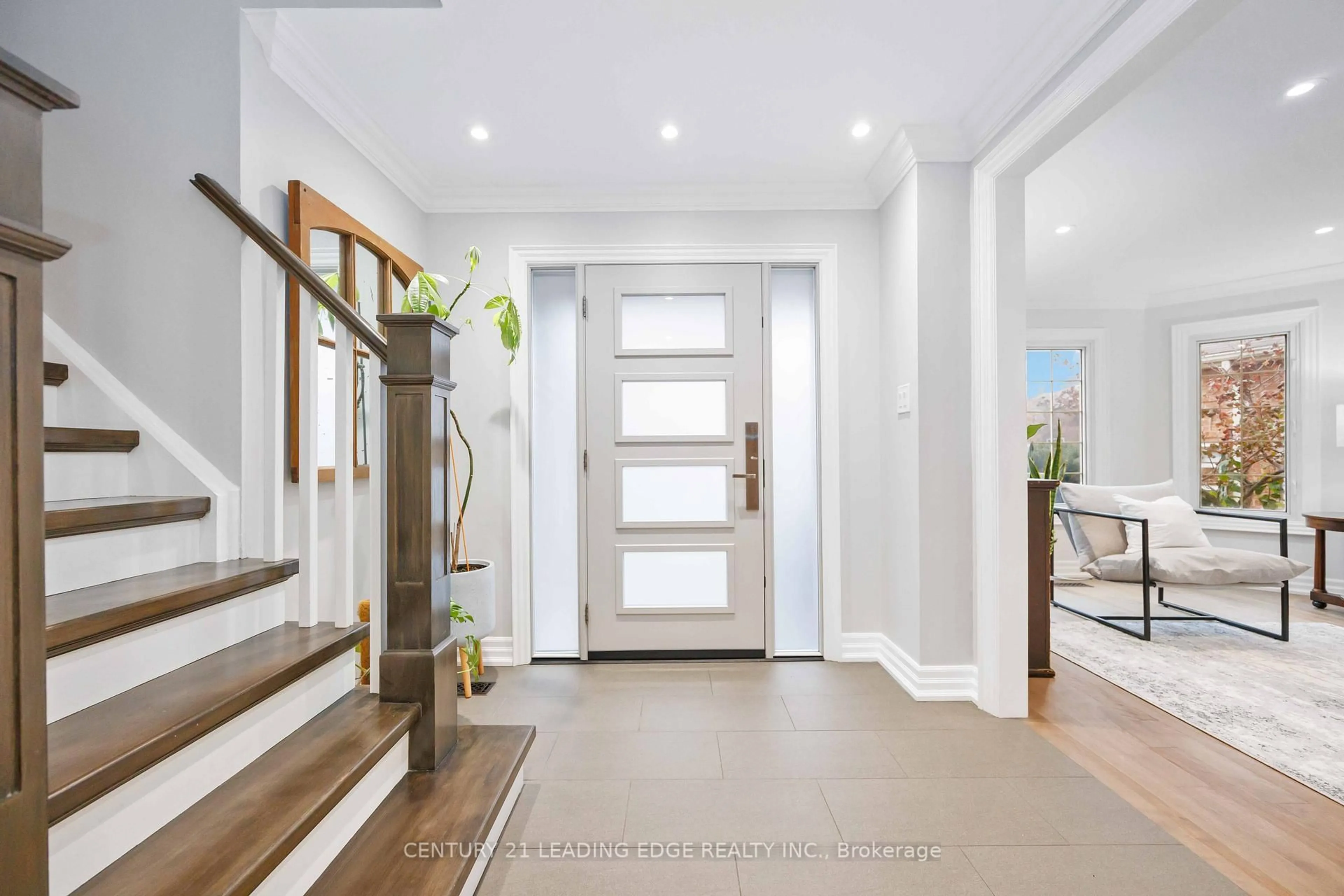 Indoor entryway for 64 Lehman Cres, Markham Ontario L3P 5W7