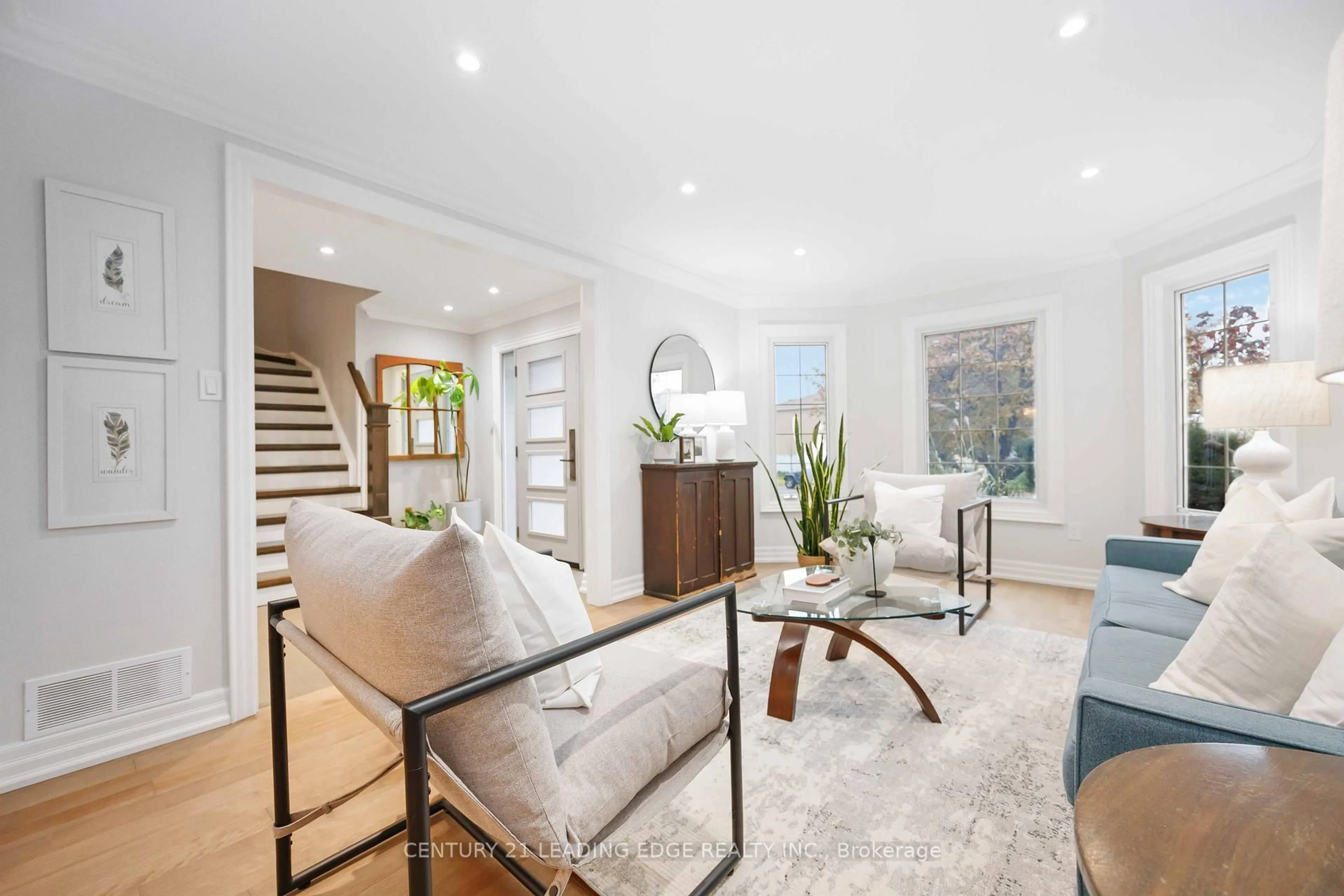 Living room with furniture, unknown for 64 Lehman Cres, Markham Ontario L3P 5W7