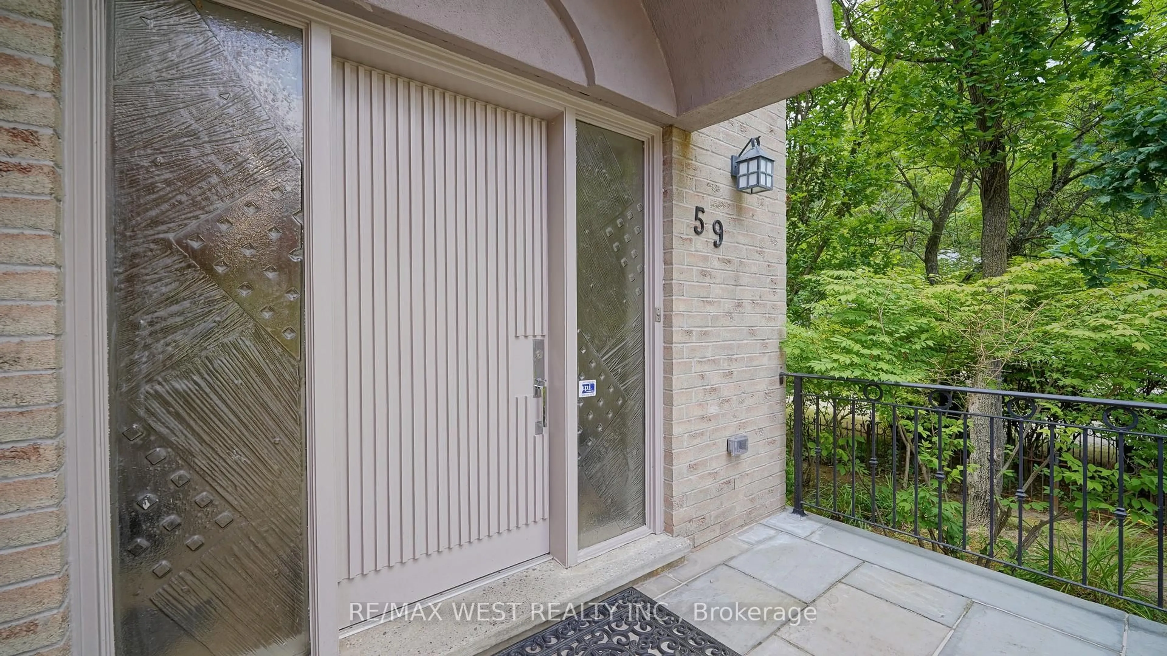 Indoor entryway for 59 Lambert Rd, Markham Ontario L3T 7E5