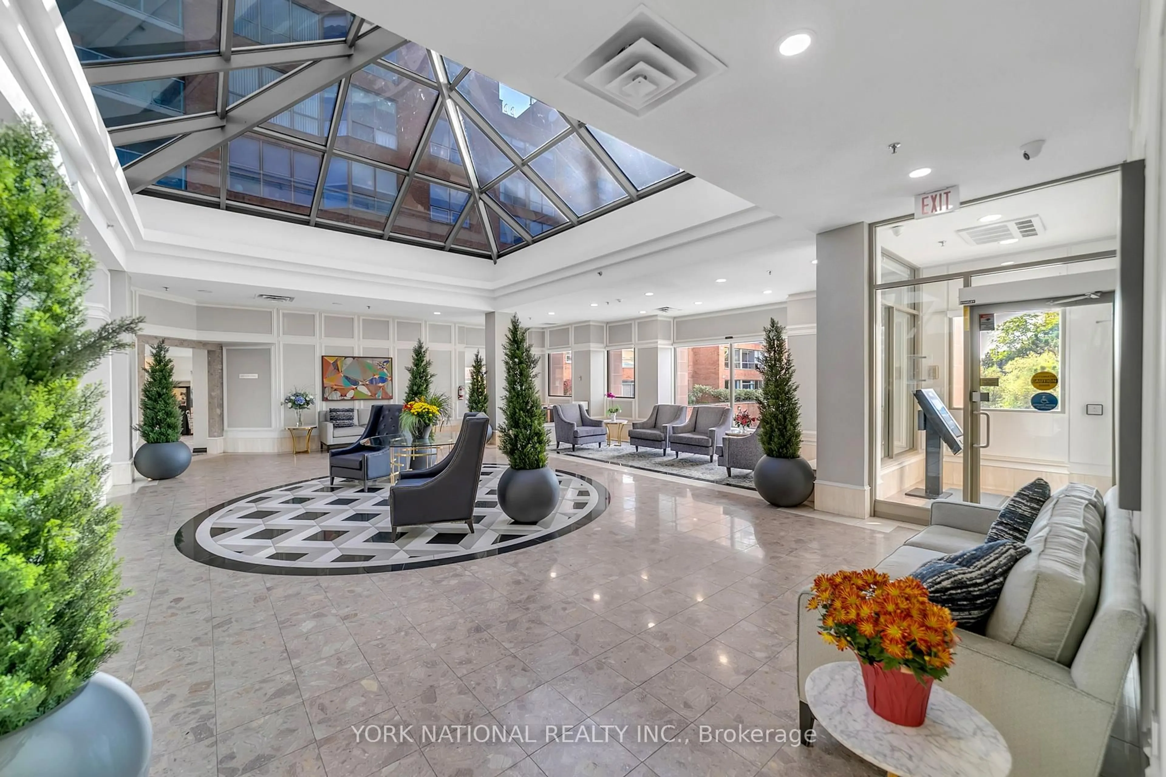 Lobby for 14924 Yonge St #408, Aurora Ontario L4G 6H7