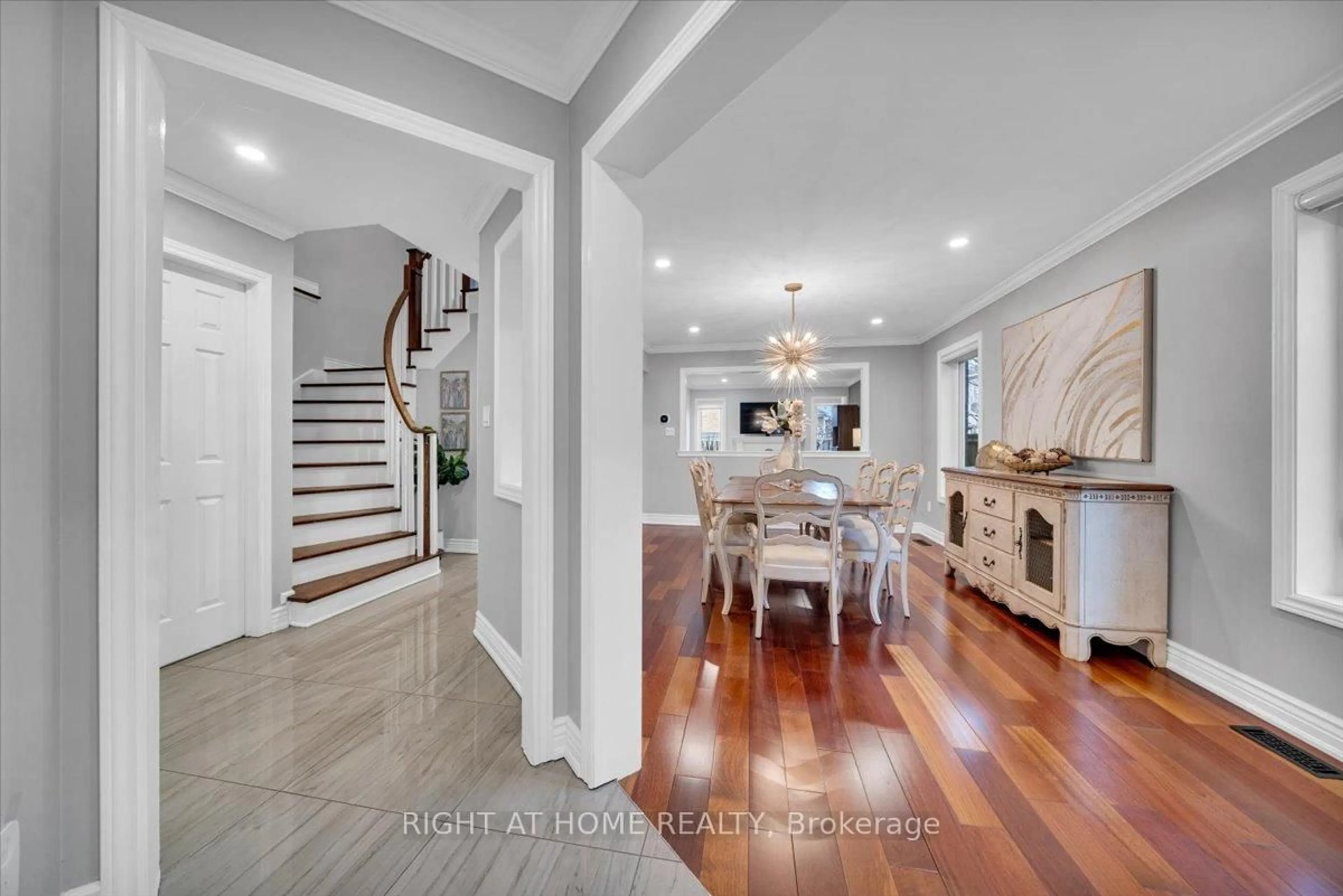 Indoor entryway for 139 Monteith Cres, Vaughan Ontario L6A 3M8