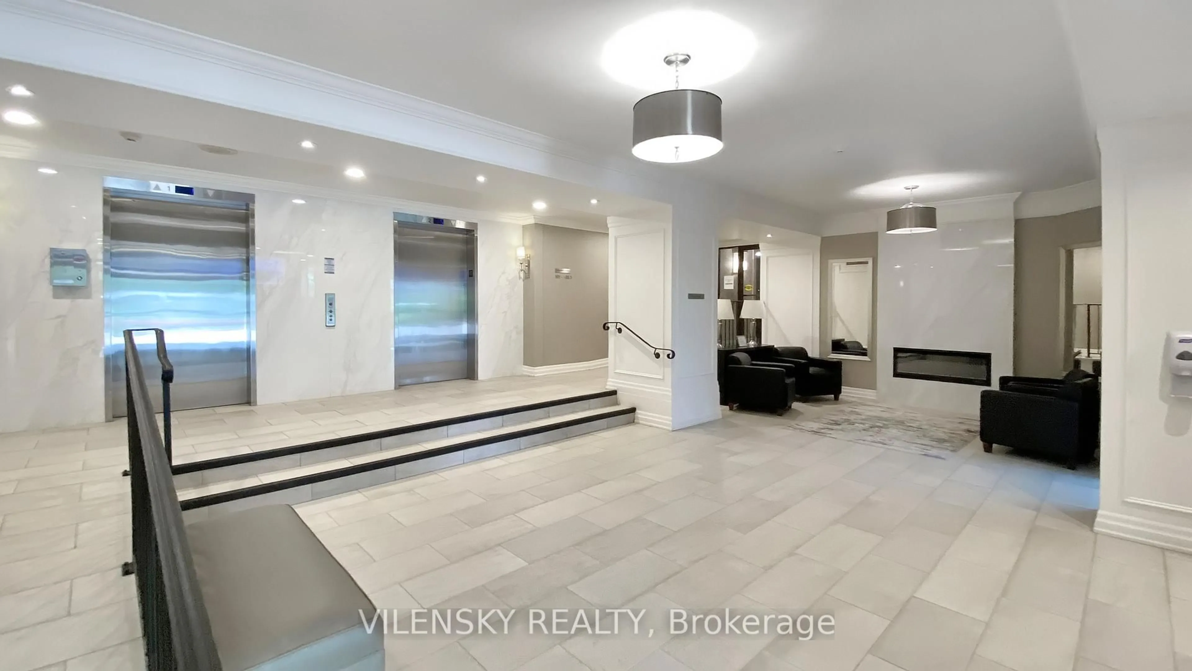 Lobby for 5 Weldrick Rd #613, Richmond Hill Ontario L4C 8S9