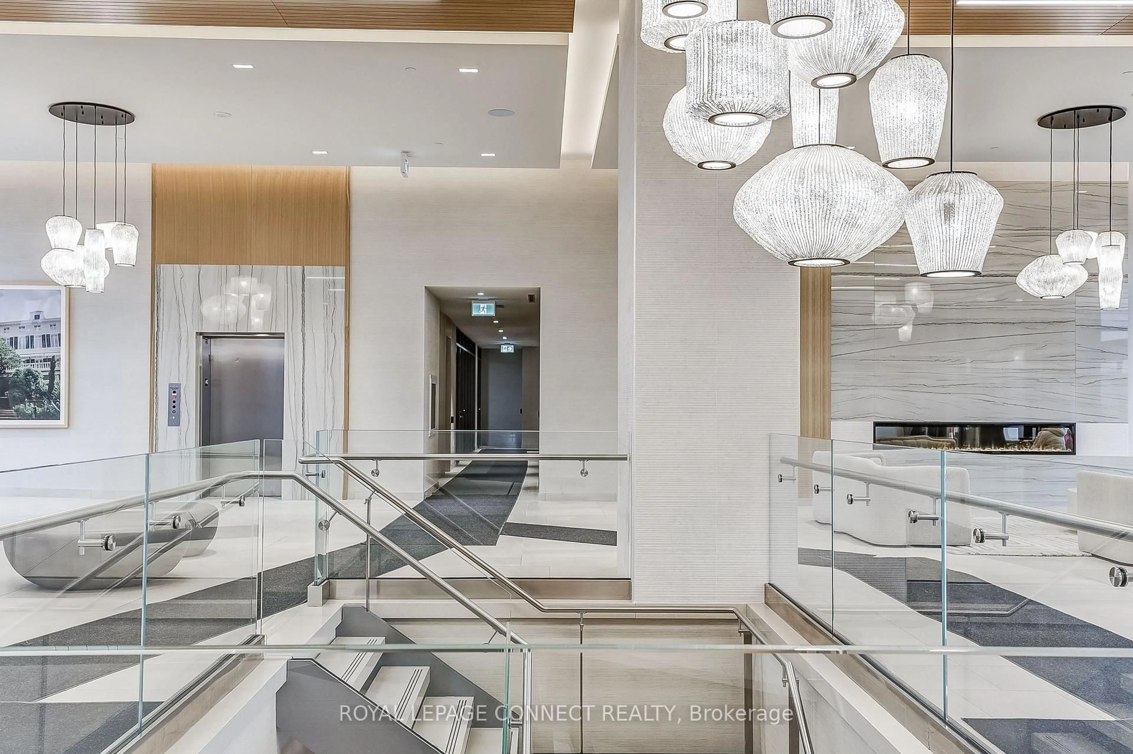 Indoor foyer for 8960 Jane St #419, Vaughan Ontario L4K 0N9