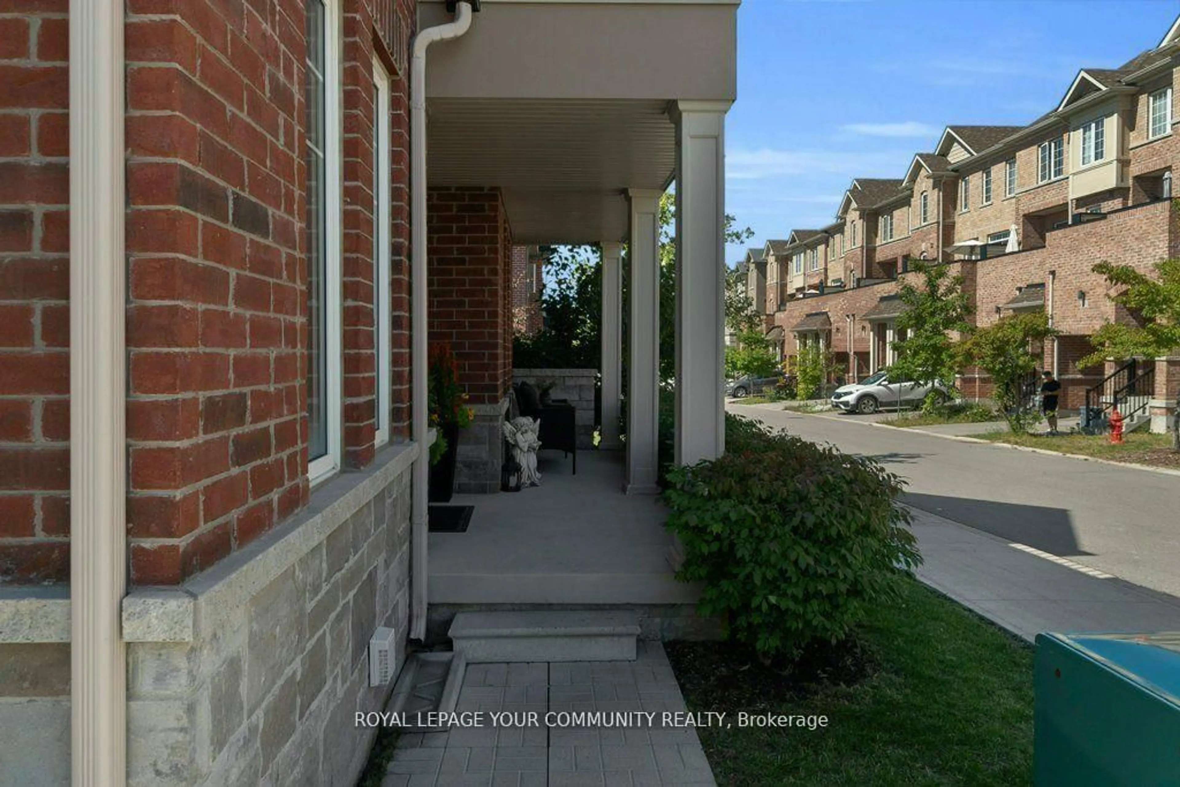 Unknown for 258 Harding Park St, Newmarket Ontario L3Y 0E1