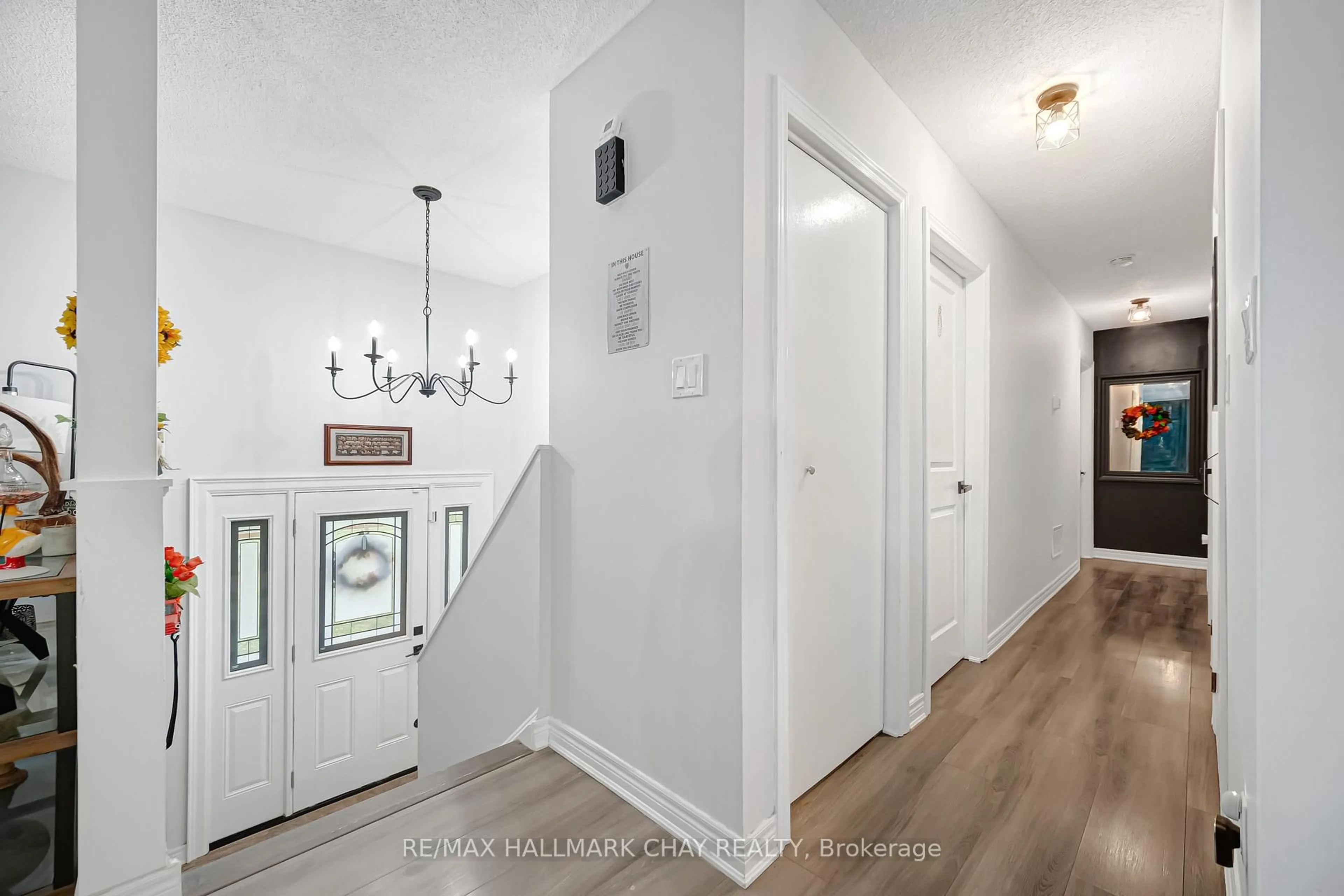 Indoor entryway for 20 Howard Ave, Brock Ontario L0K 1A0