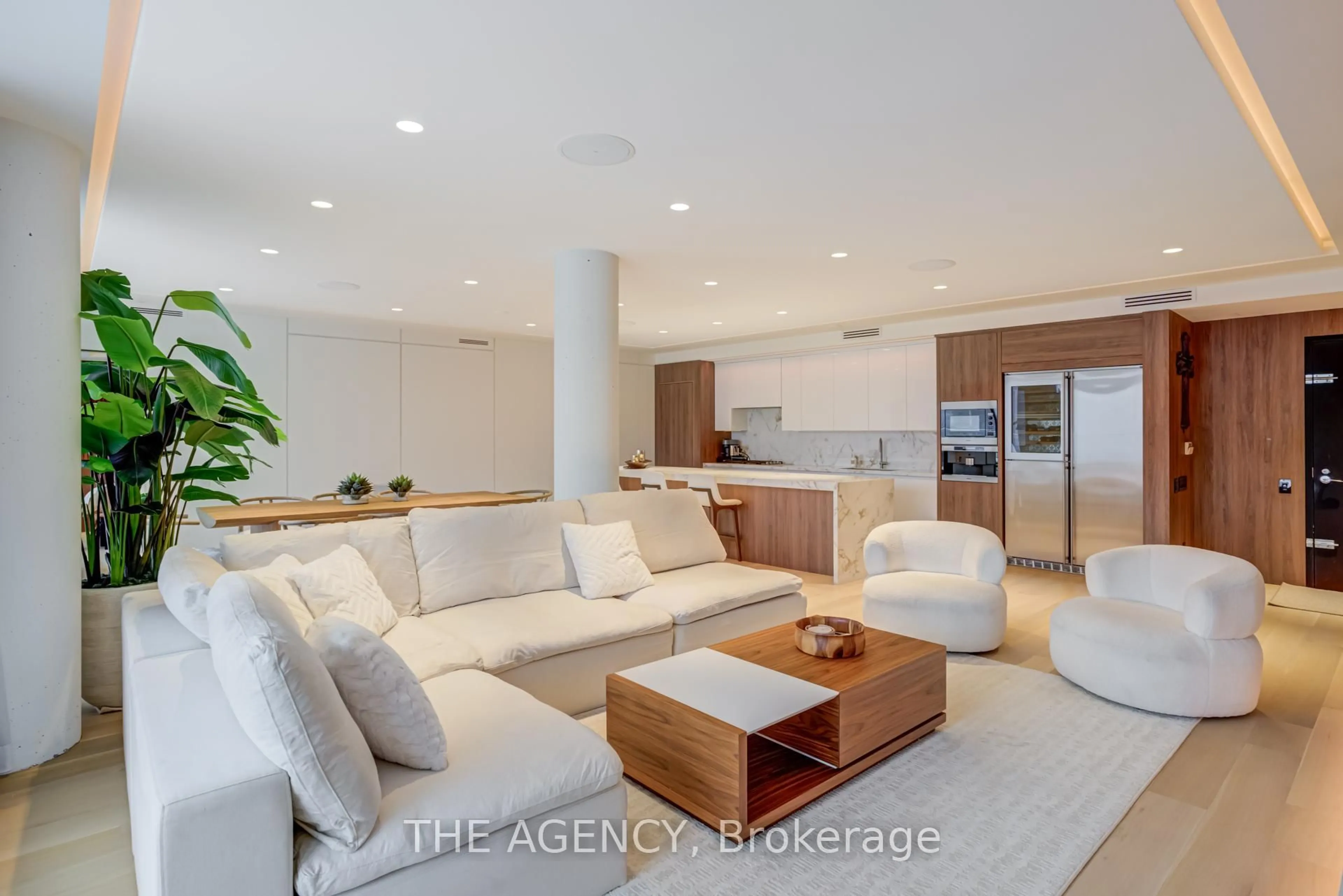 Living room with furniture, unknown for 33 Ascalon Dr, Vaughan Ontario L6A 0M5