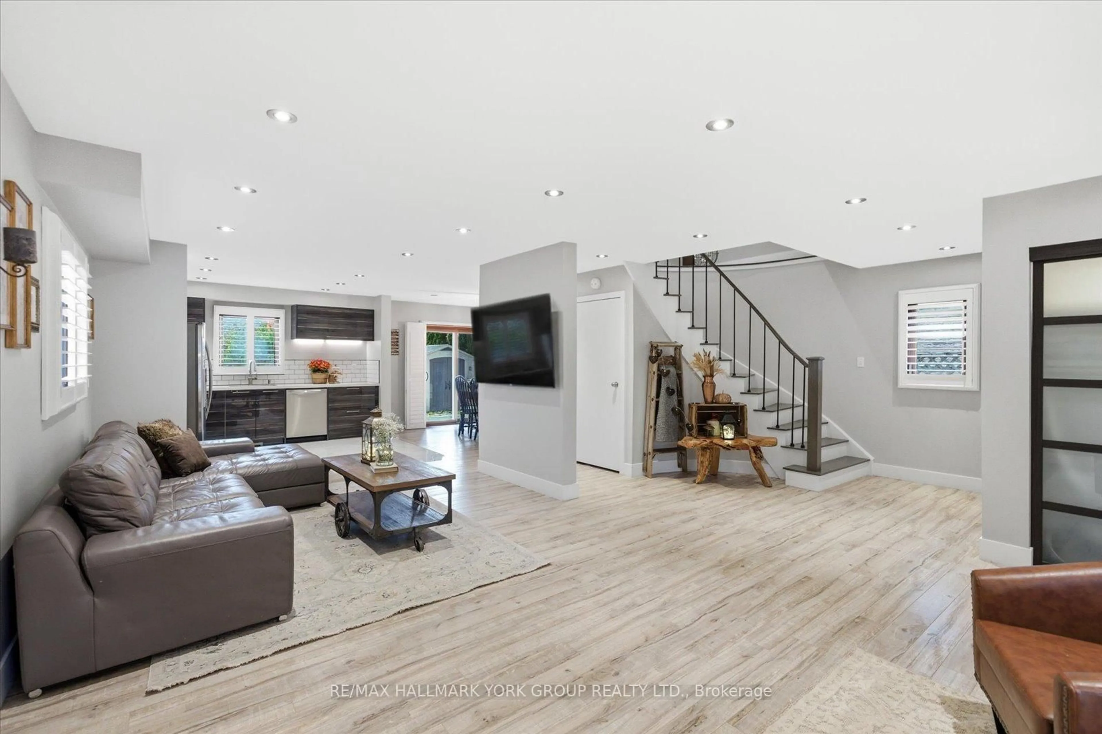 Unknown for 234 Billings Cres, Newmarket Ontario L3Y 7Y7