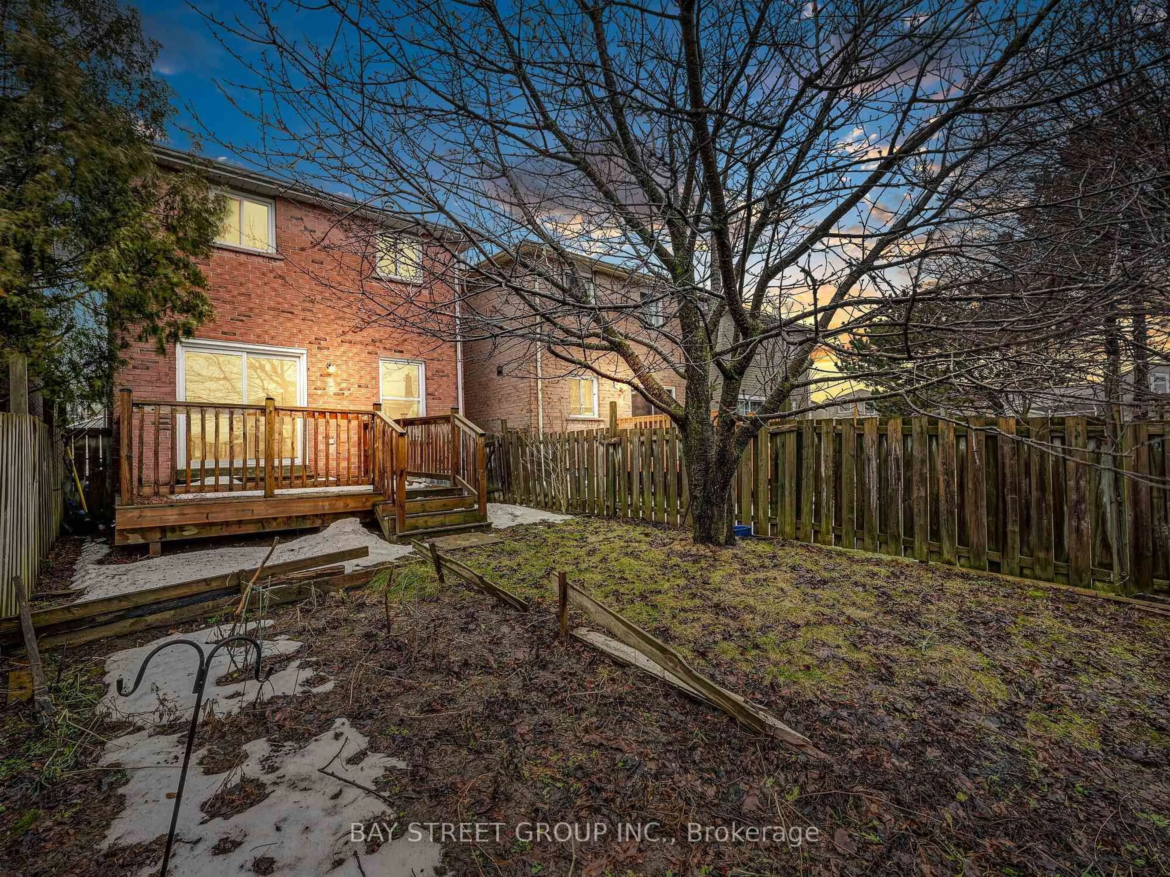 A pic from outside/outdoor area/front of a property/back of a property/a pic from drone, street for 61 Sorrell Cres, Markham Ontario L3S 1K9