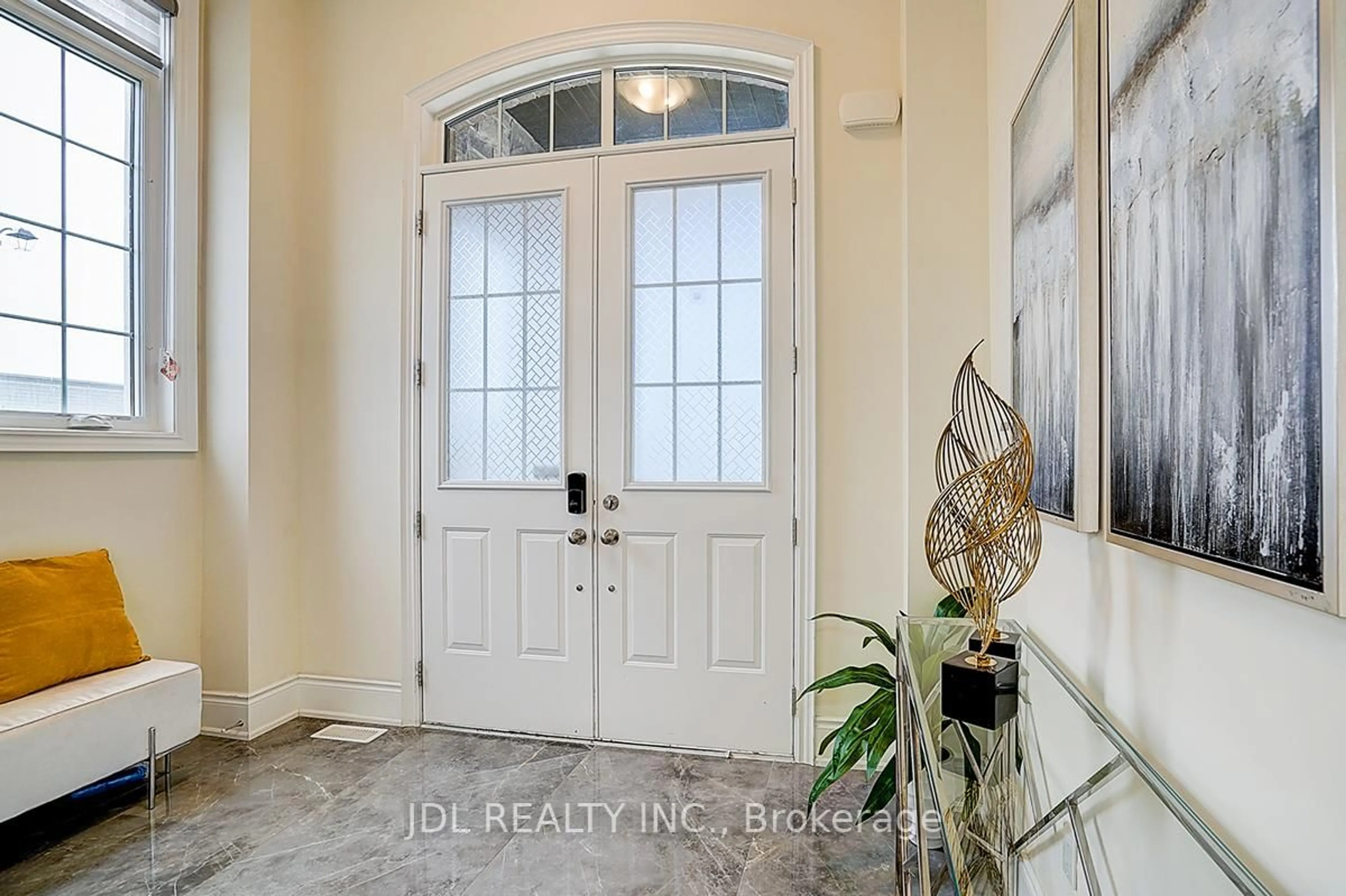 Indoor entryway for 1 Alex Black St, Vaughan Ontario L6A 5A2