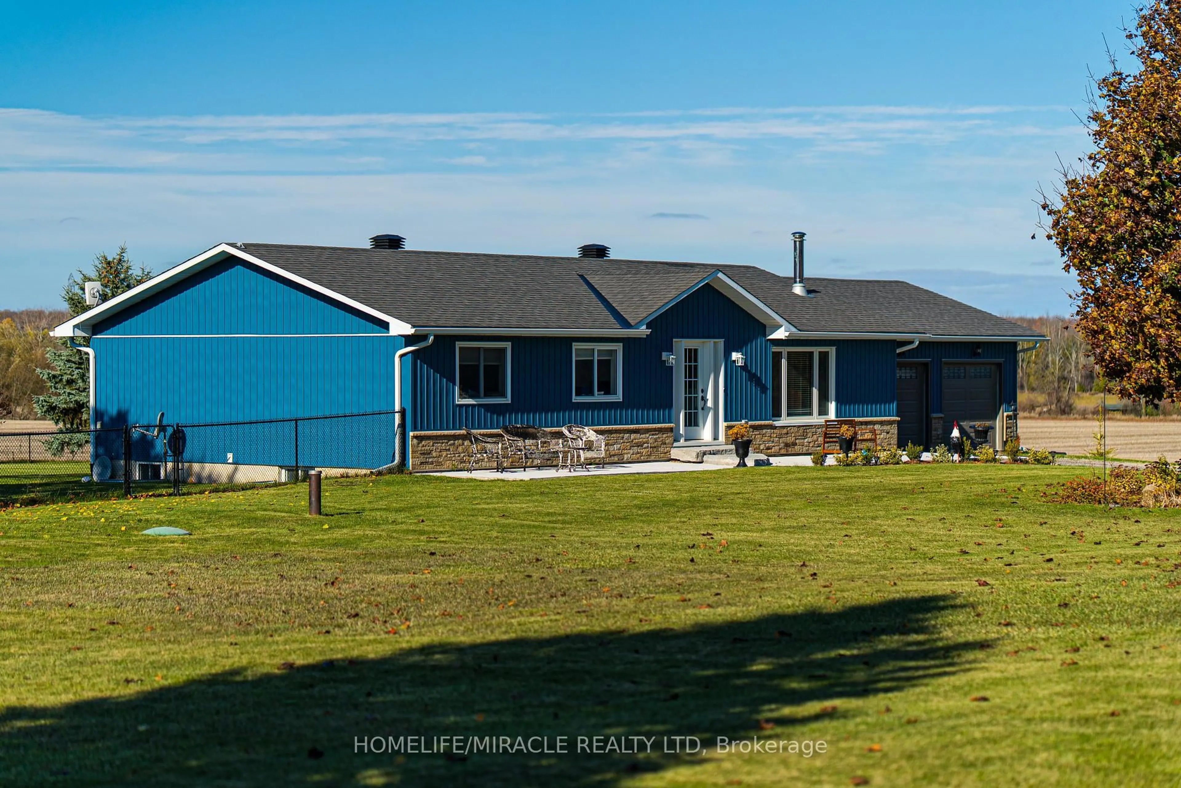 A pic from outside/outdoor area/front of a property/back of a property/a pic from drone, unknown for 4700 Concession Rd 3, New Tecumseth Ontario L9R 1V1