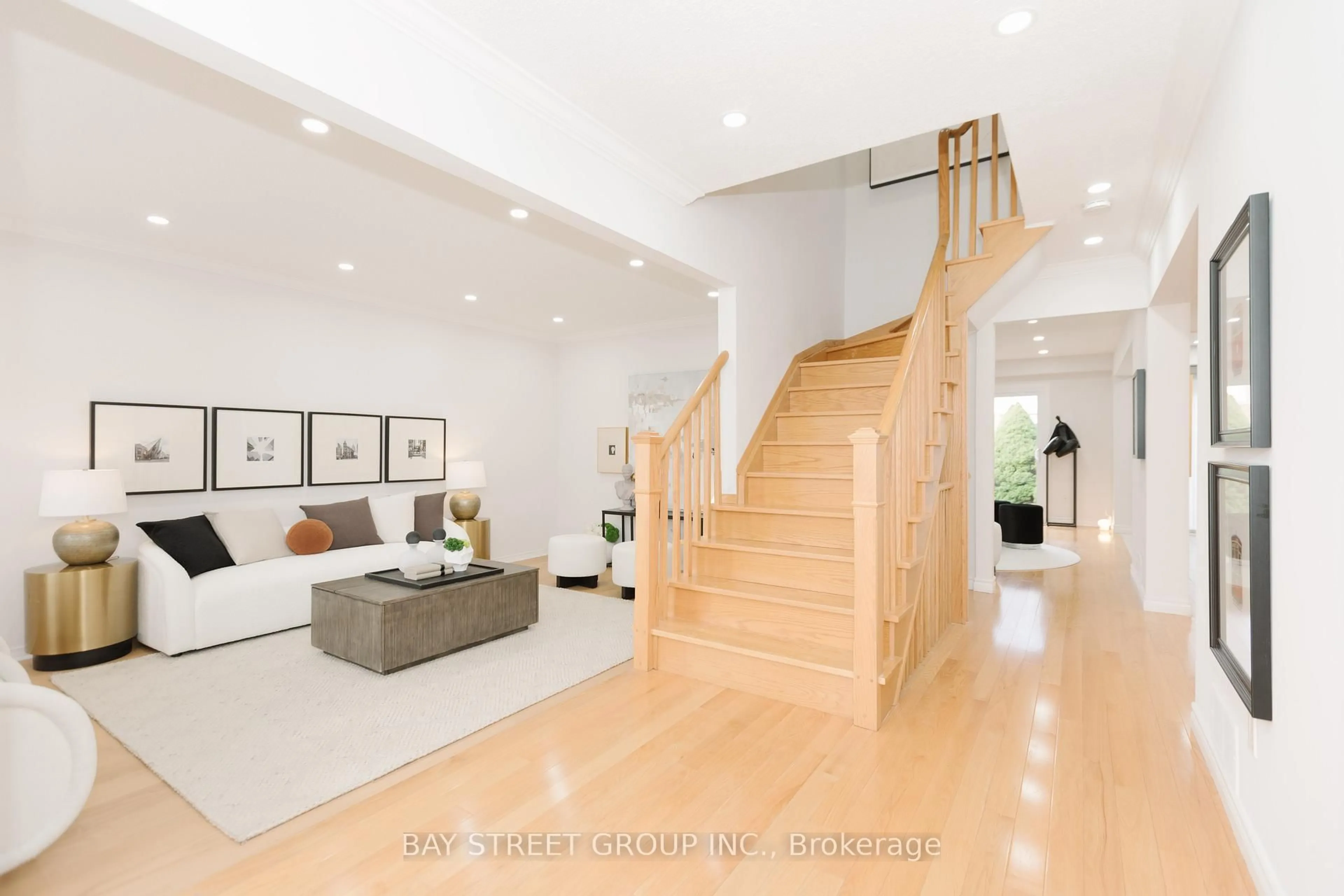 Indoor foyer for 75 Breckonwood Cres, Markham Ontario L3T 5G8