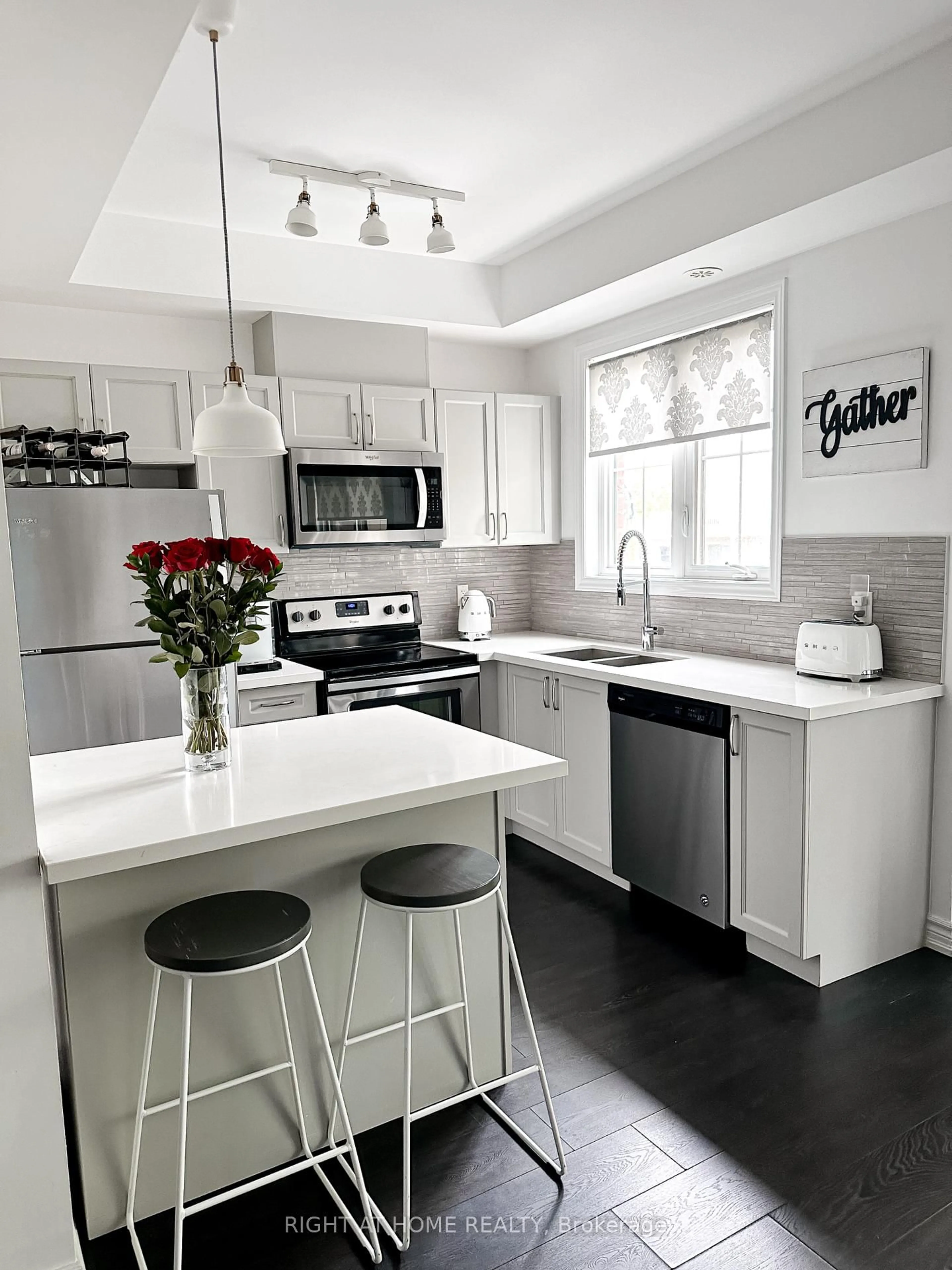 Contemporary kitchen, unknown for 201 Pine Grove Rd #423, Vaughan Ontario L4L 0H8