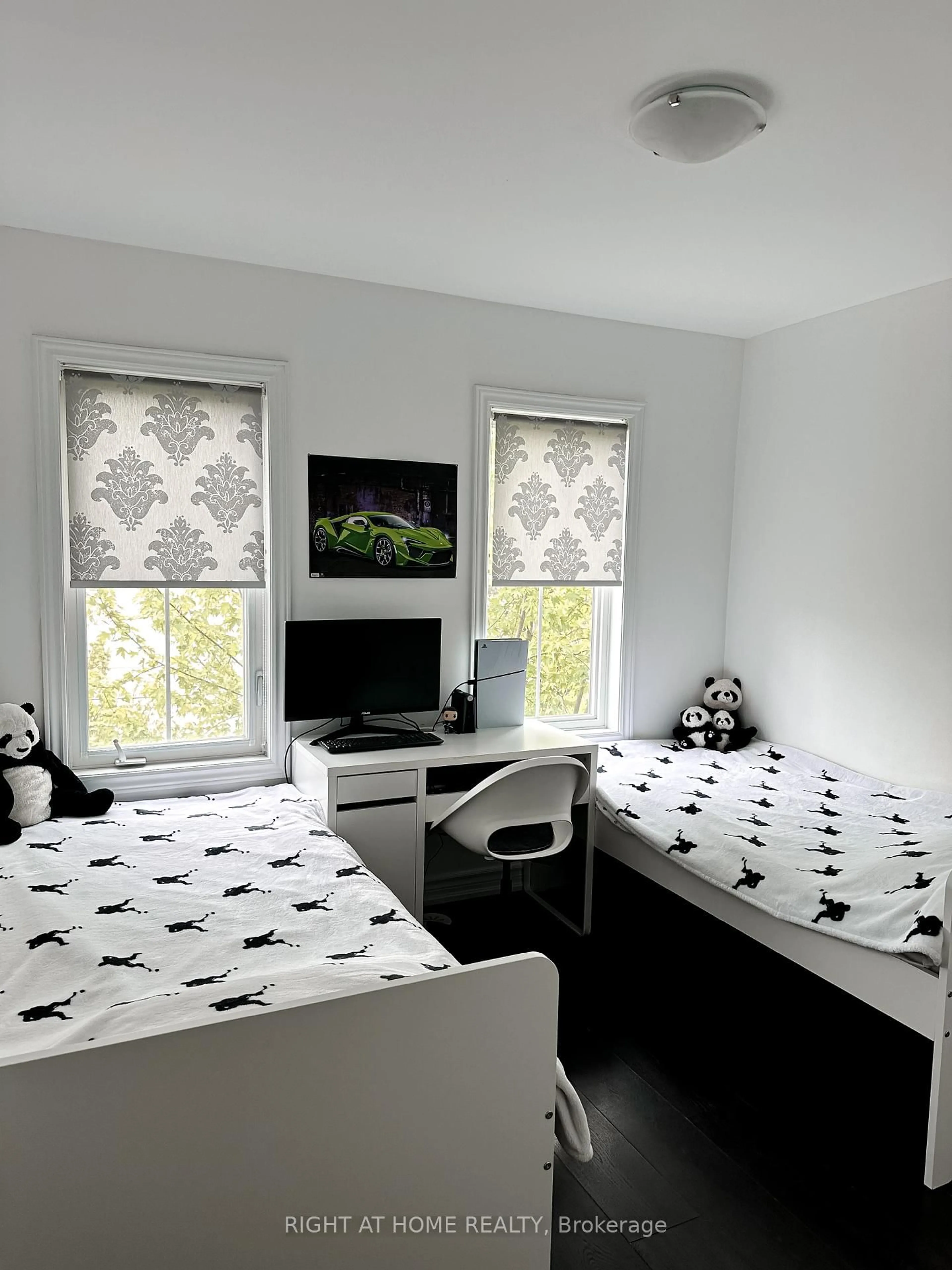 A pic of a room for 201 Pine Grove Rd #423, Vaughan Ontario L4L 0H8