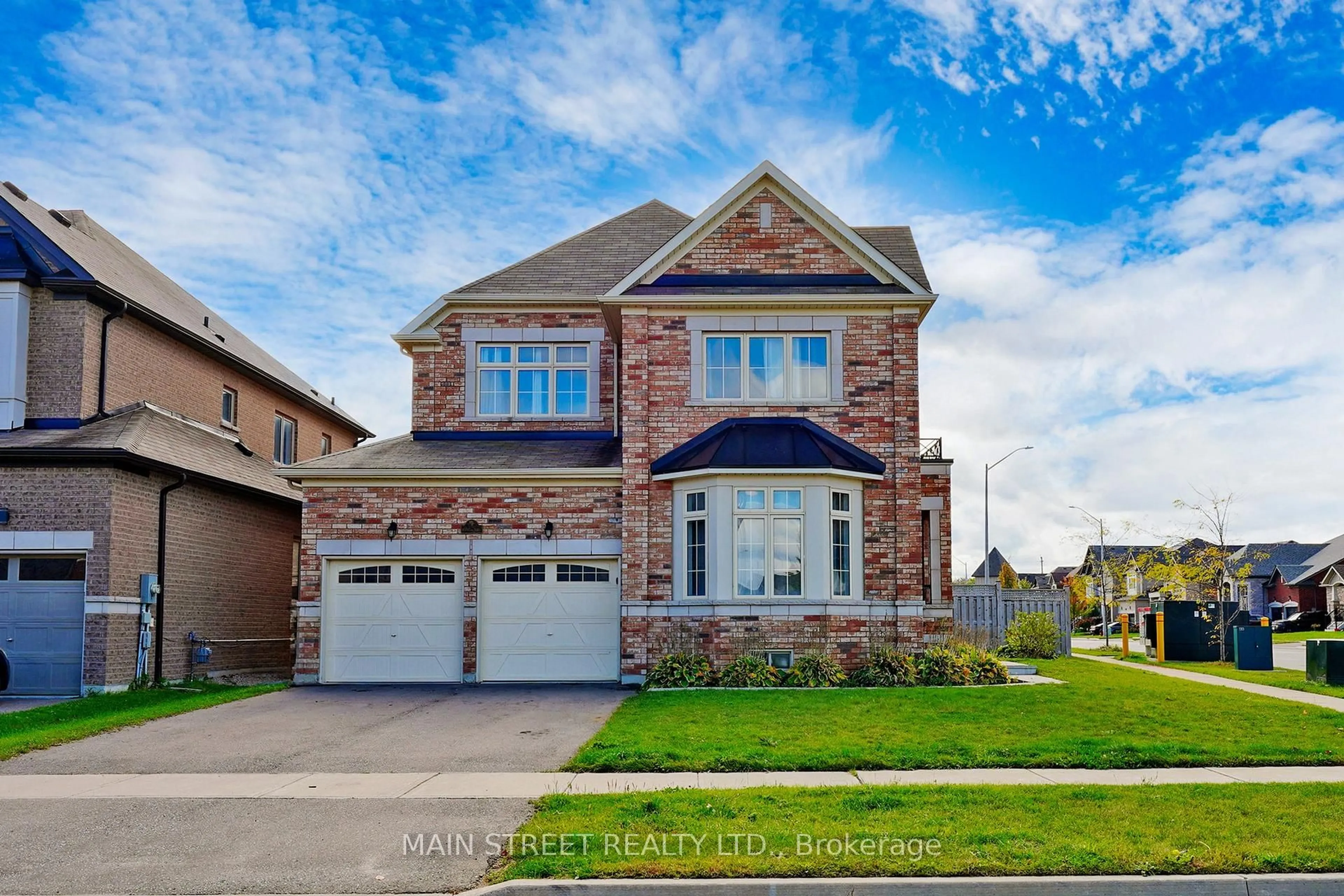 Home with brick exterior material, street for 1071 Cole St, Innisfil Ontario L9S 4R4