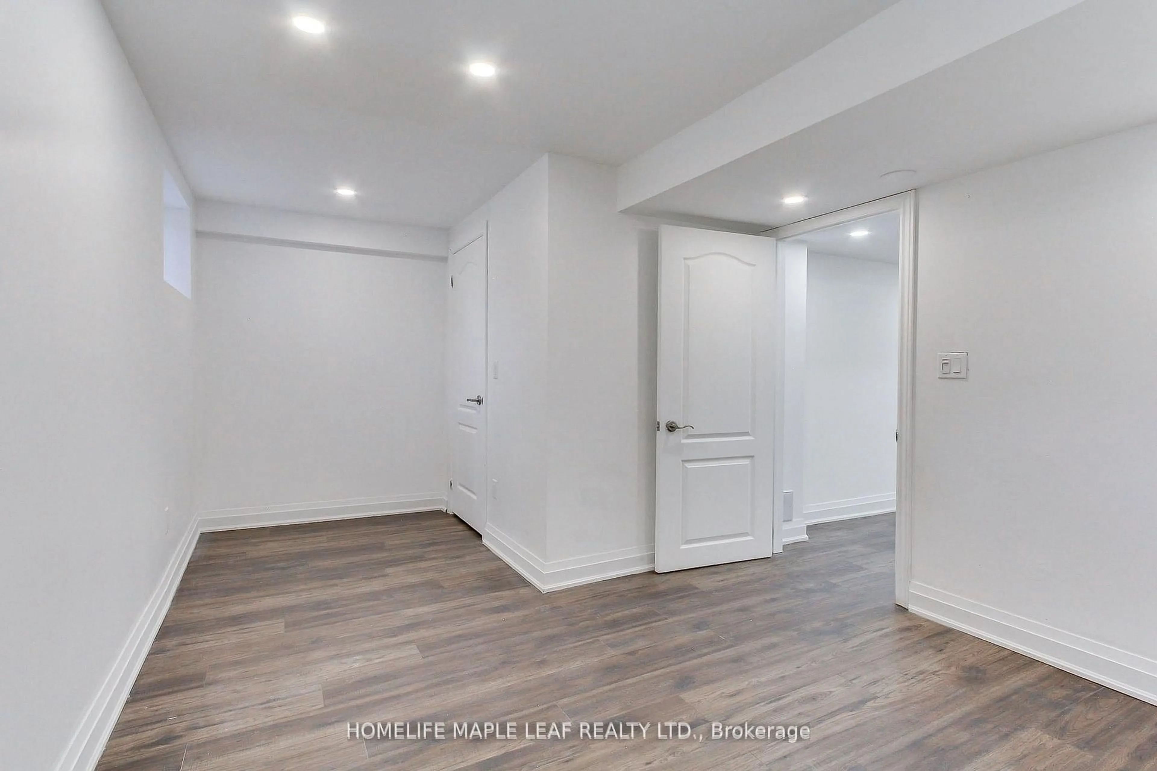 A pic of a room for 2180 Dawson Cres, Innisfil Ontario L9S 0H1