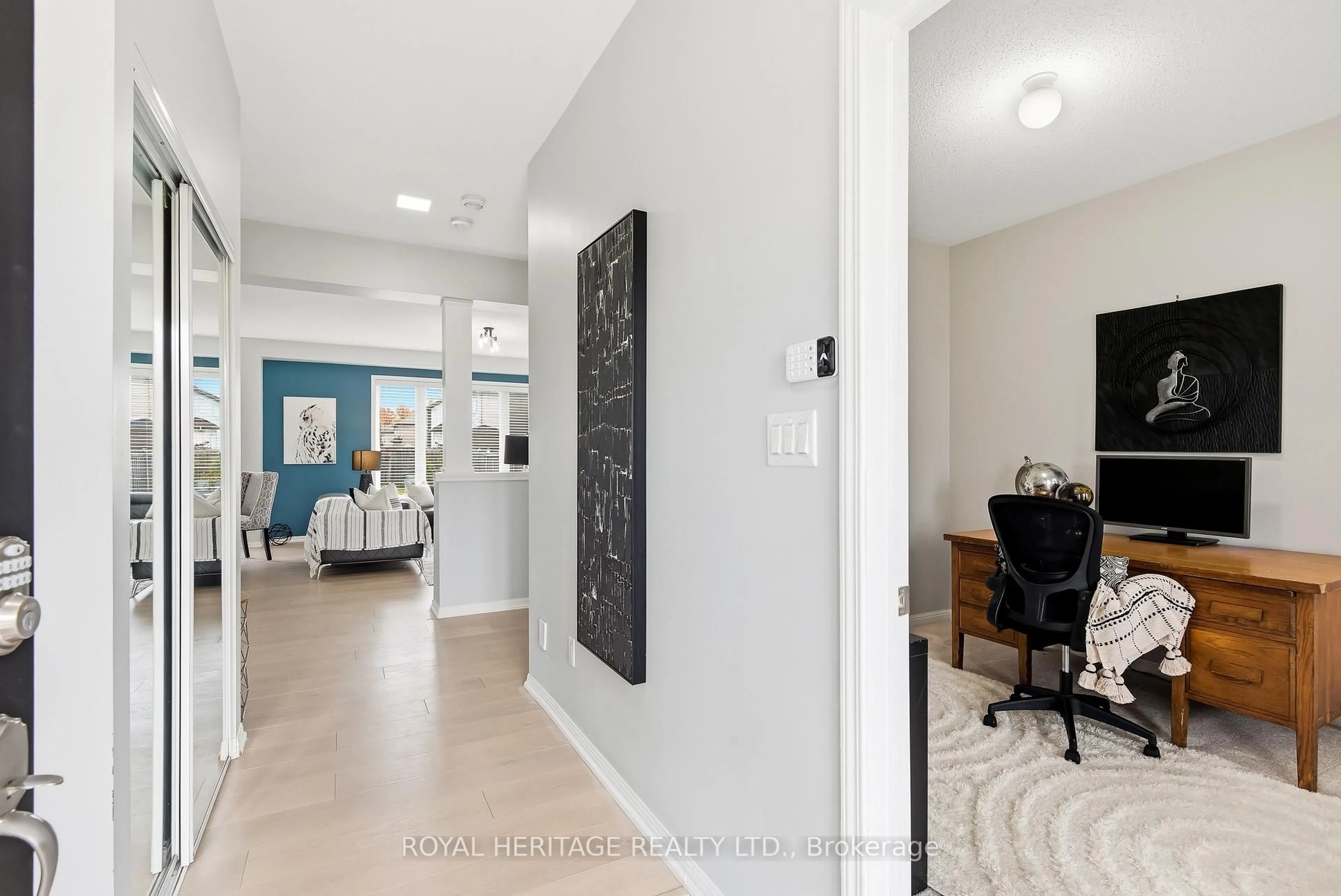 Indoor entryway for 7 Sunderland Meadows Dr, Brock Ontario L0C 1H0