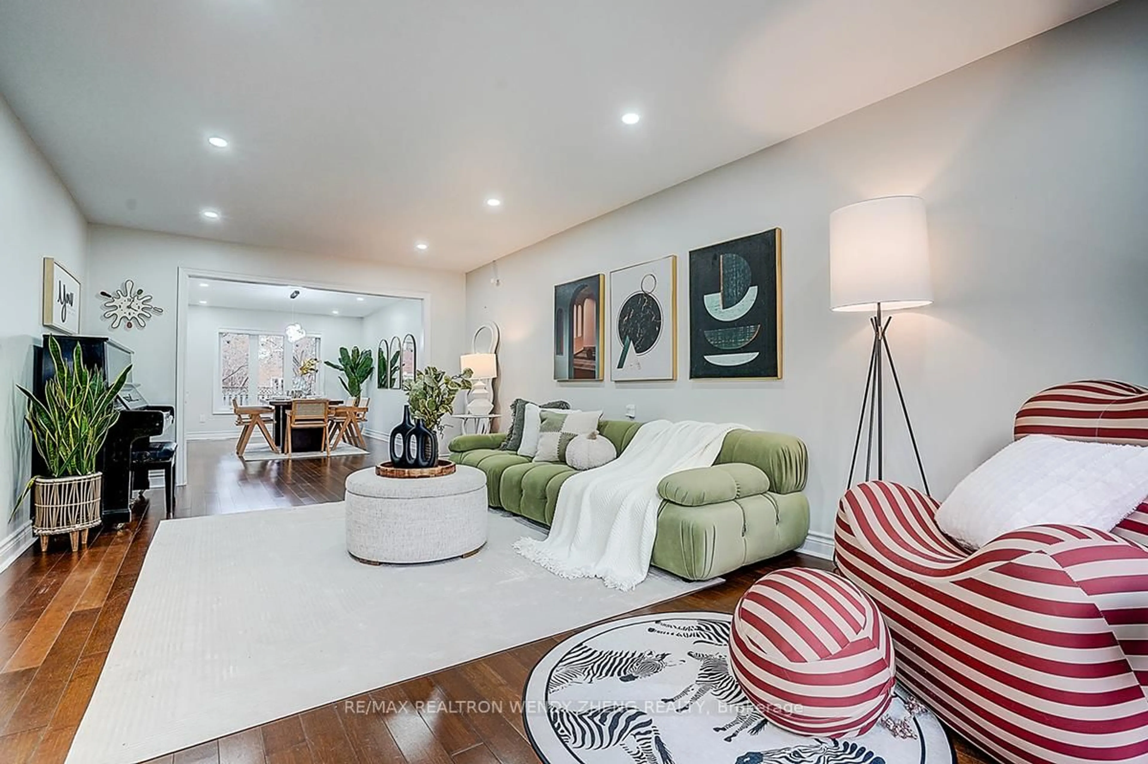 Living room with furniture, unknown for 22 Saddlewood Crt, Markham Ontario L3R 8S7