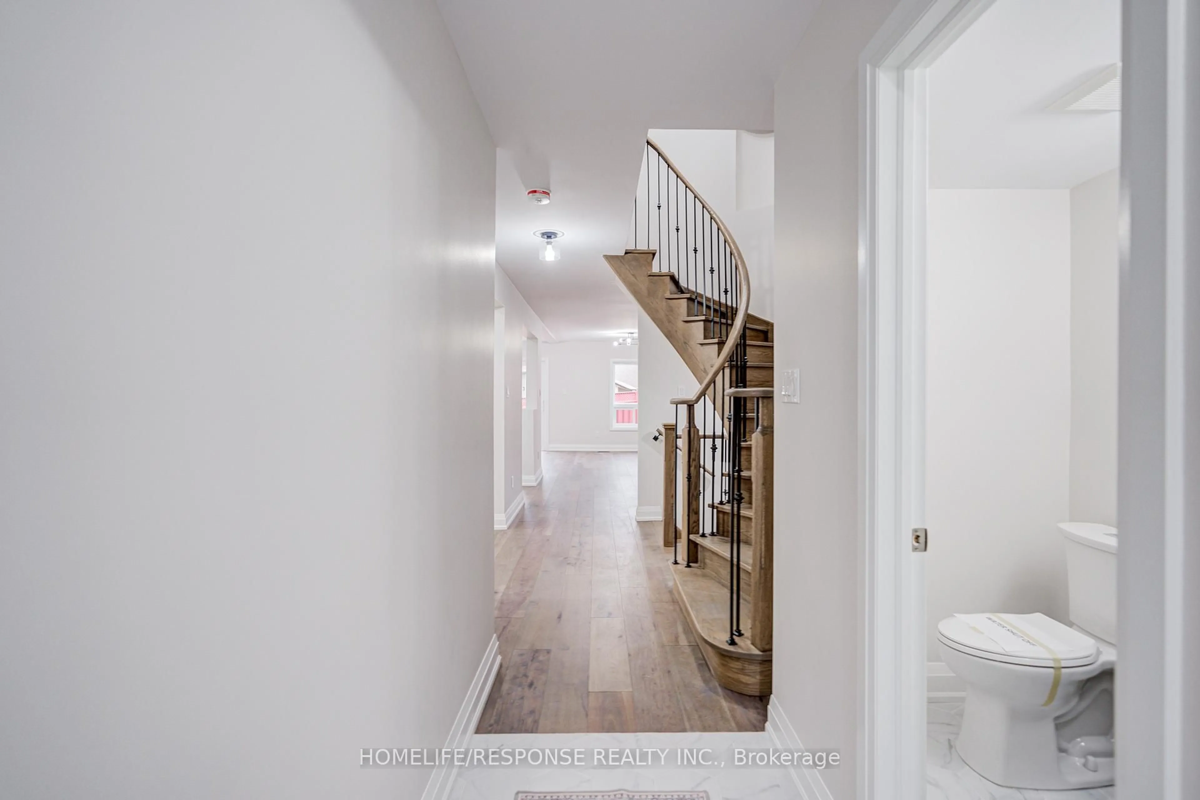 Indoor entryway for 49 Kale Cres, Vaughan Ontario L6A 3R1