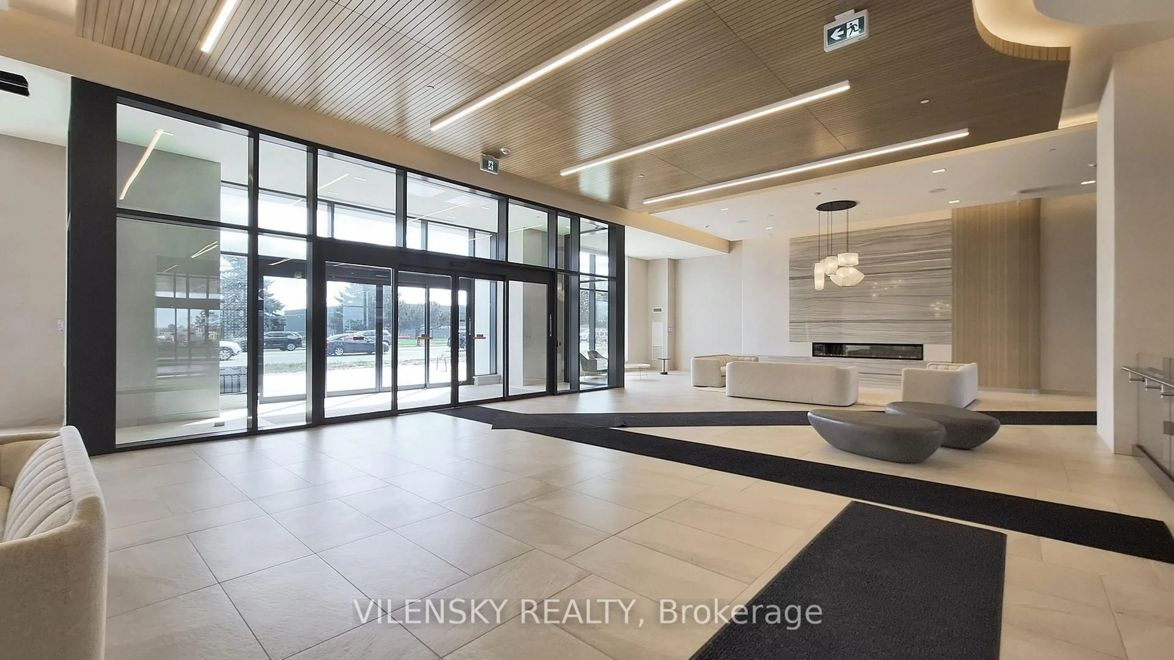 Indoor foyer for 8960 Jane St #704, Vaughan Ontario L4K 2M9