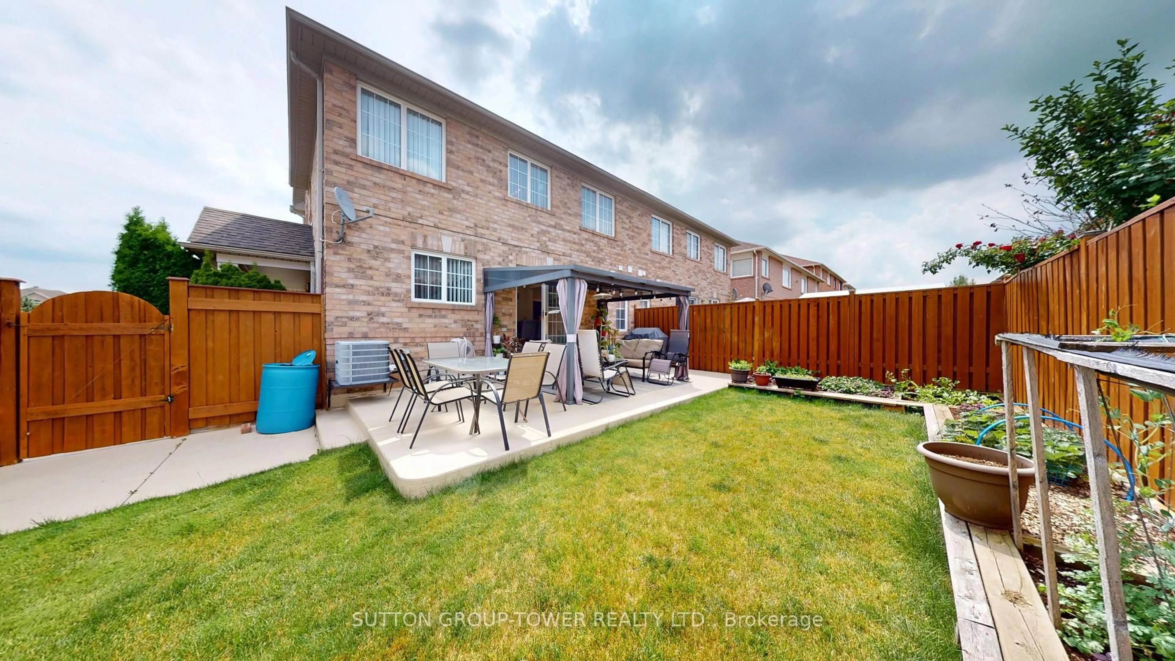 Patio, street for 450 John Deisman Blvd, Vaughan Ontario L6A 3G2