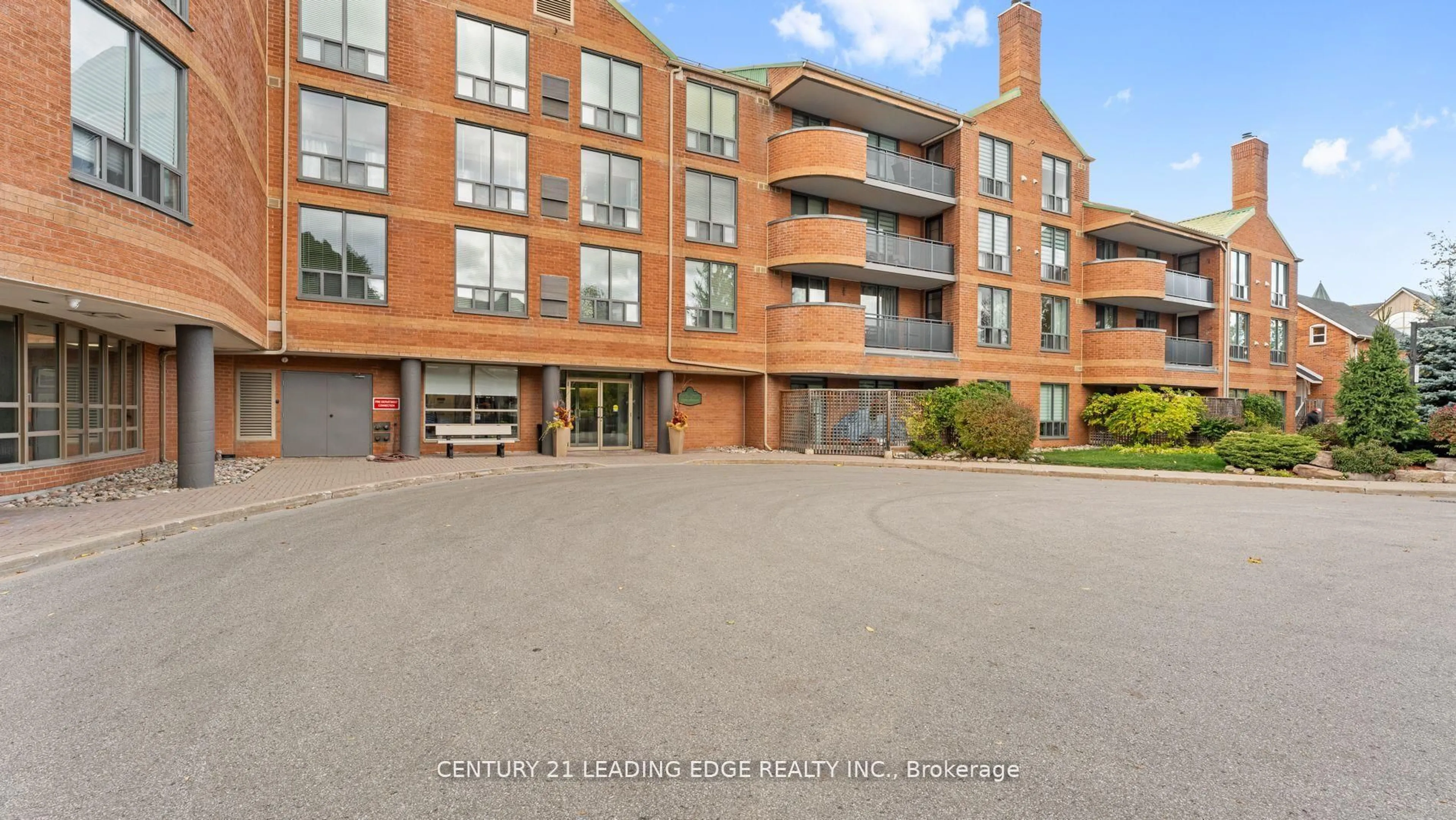 A pic from outside/outdoor area/front of a property/back of a property/a pic from drone, building for 30 Wilson St #310, Markham Ontario L3P 1N1