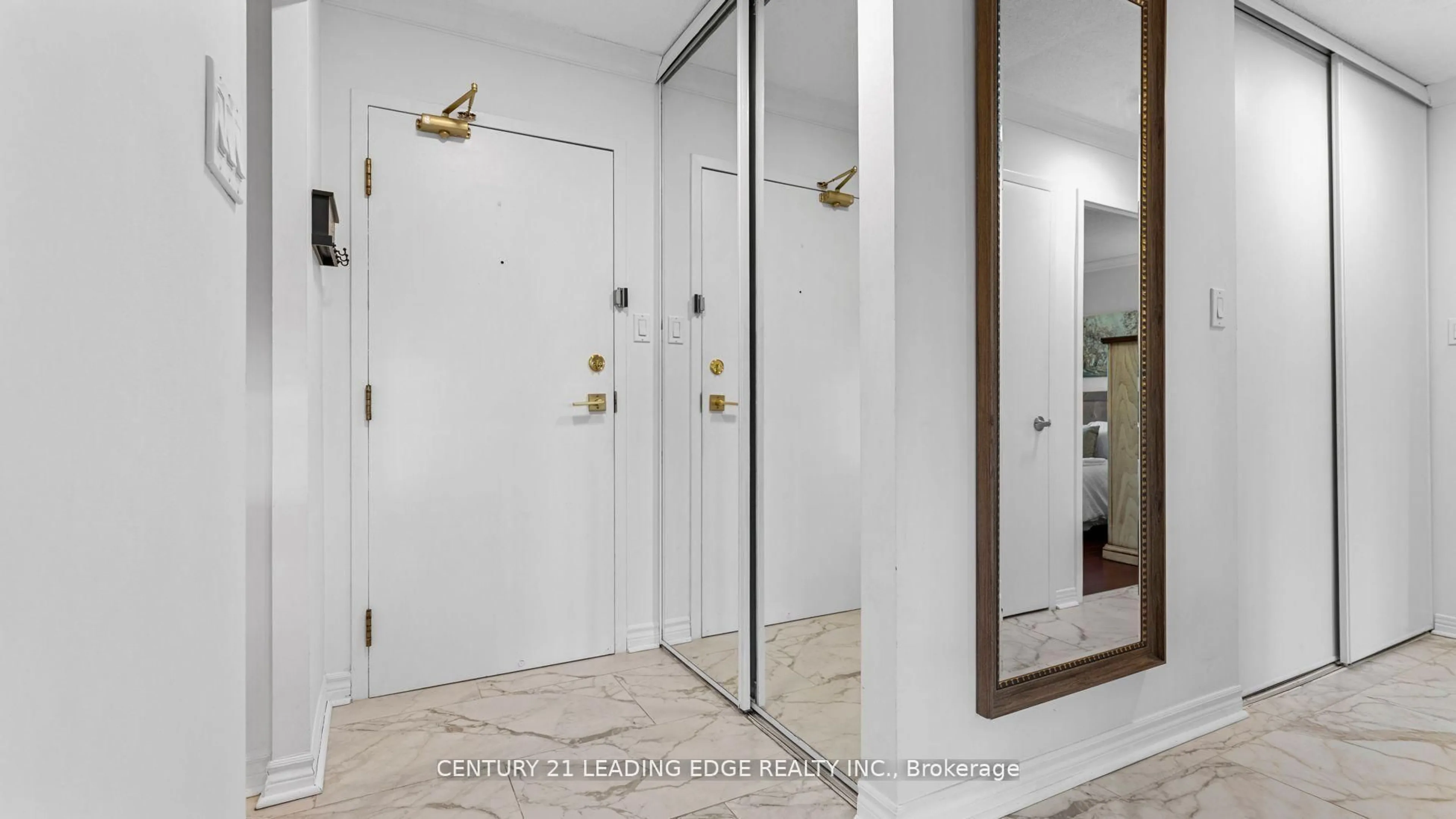 Indoor foyer for 30 Wilson St #310, Markham Ontario L3P 1N1