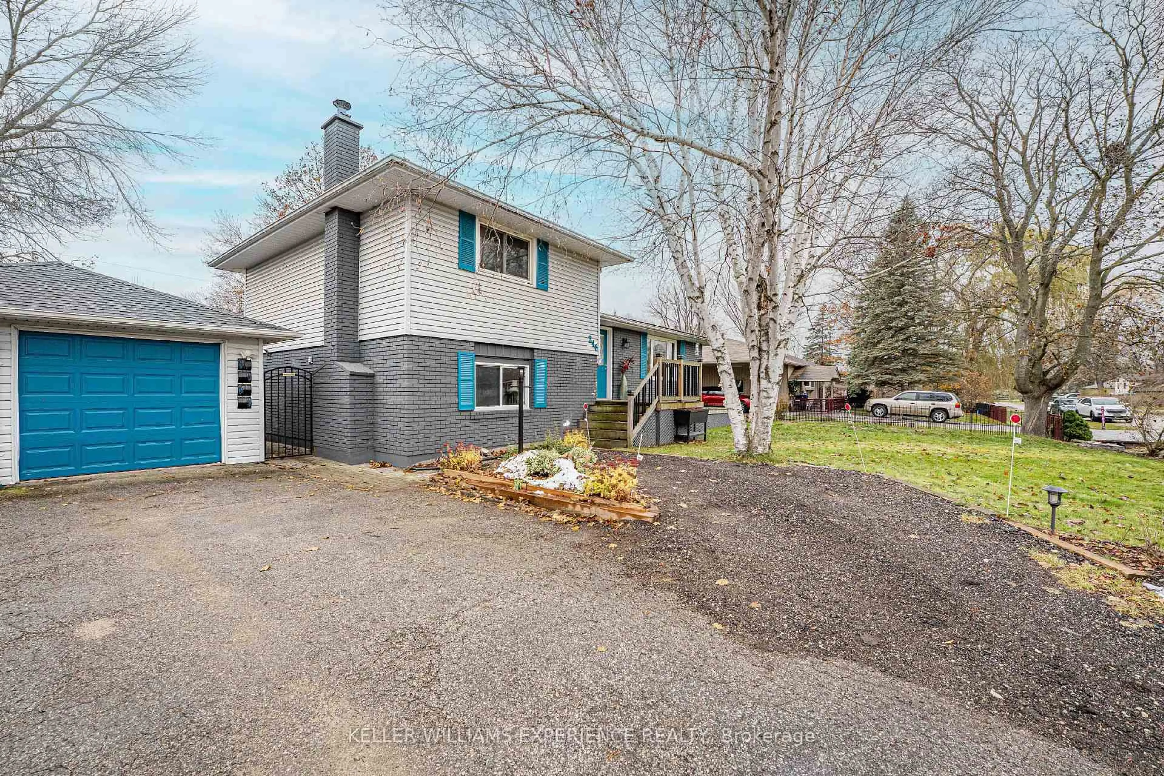 Home with vinyl exterior material, street for 246 Calford St, Essa Ontario L0M 1B0