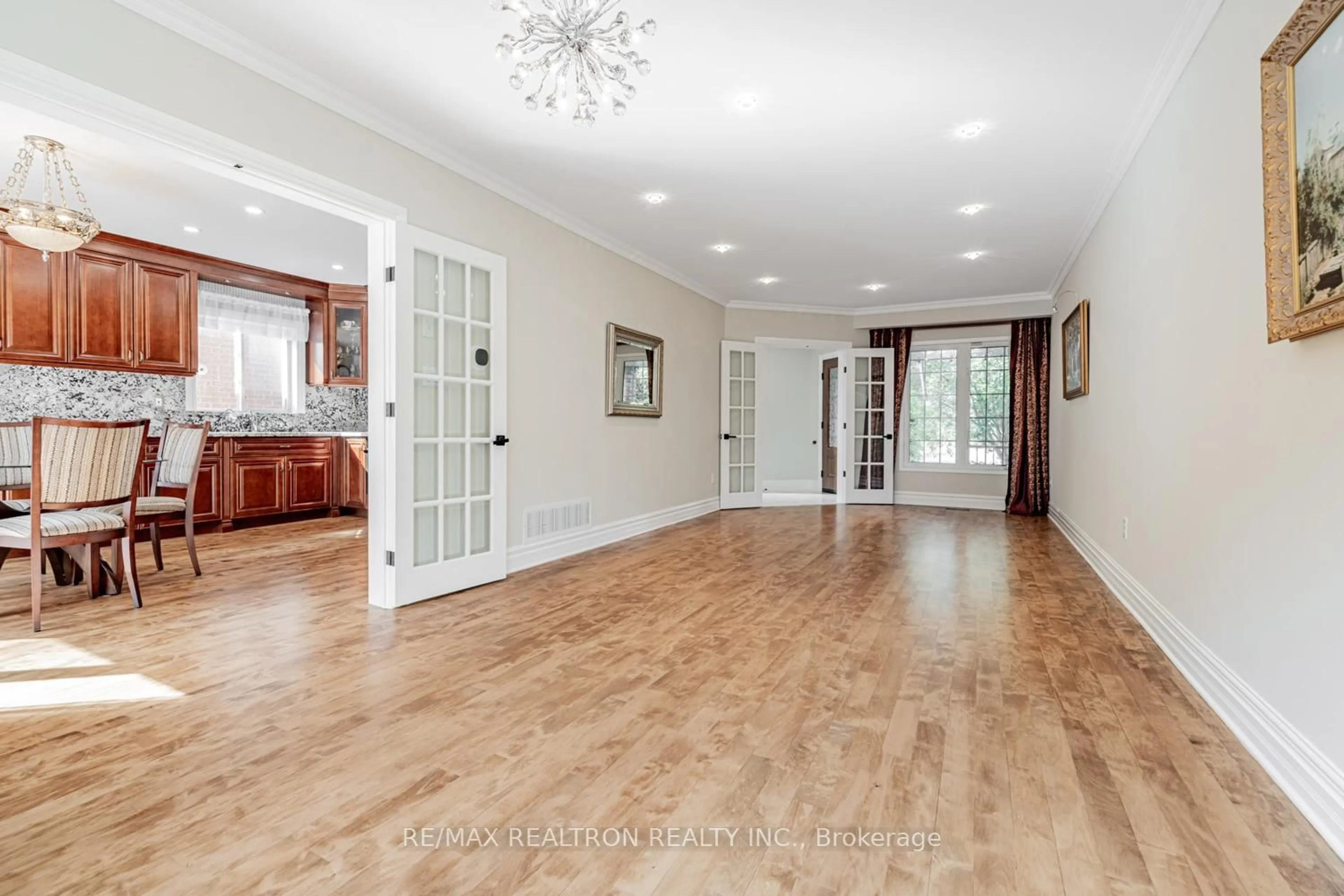 Indoor entryway for 17 Abilene Crt, Richmond Hill Ontario L4C 0S5