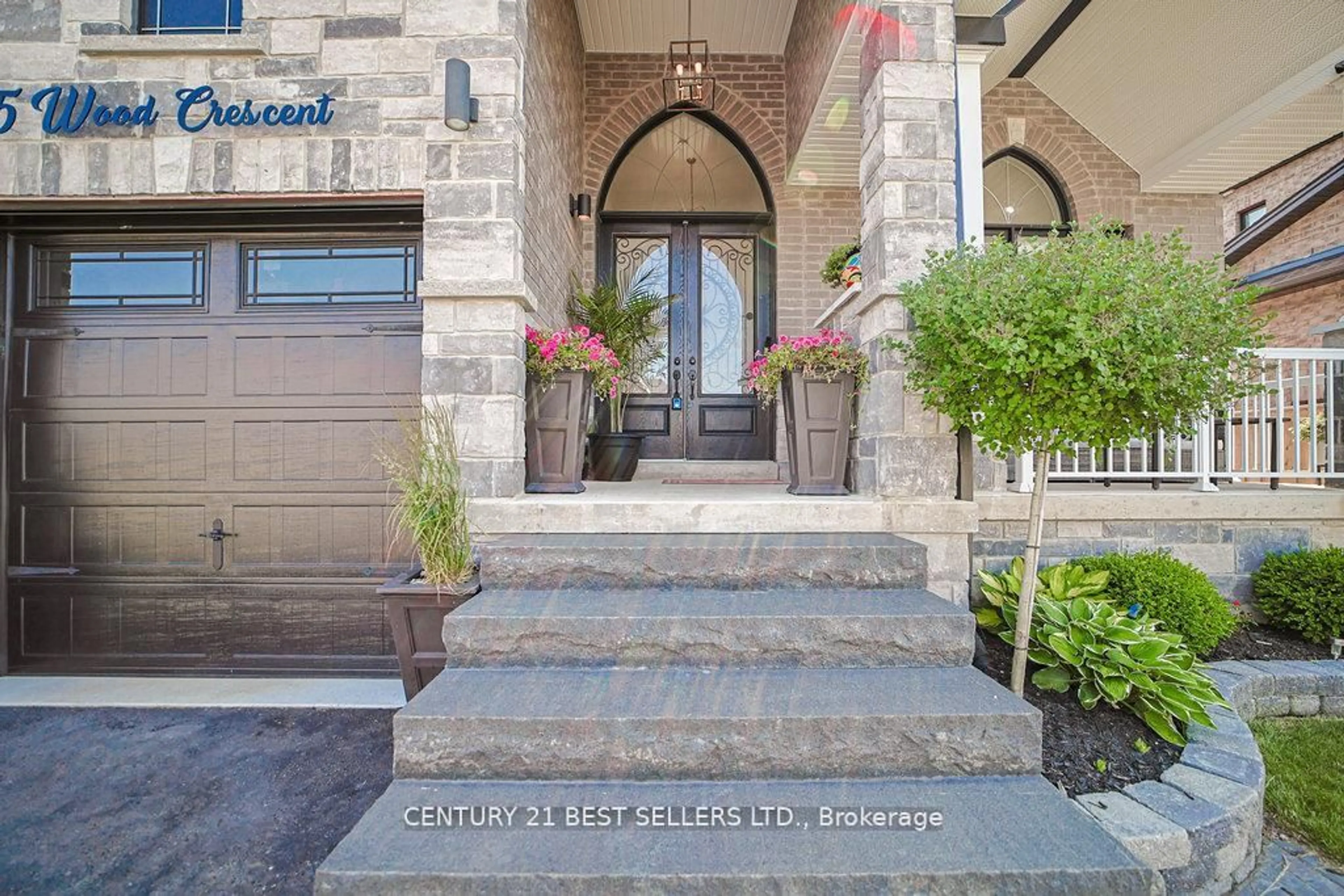 Indoor entryway for 5 Wood Cres, Essa Ontario L0M 1B5