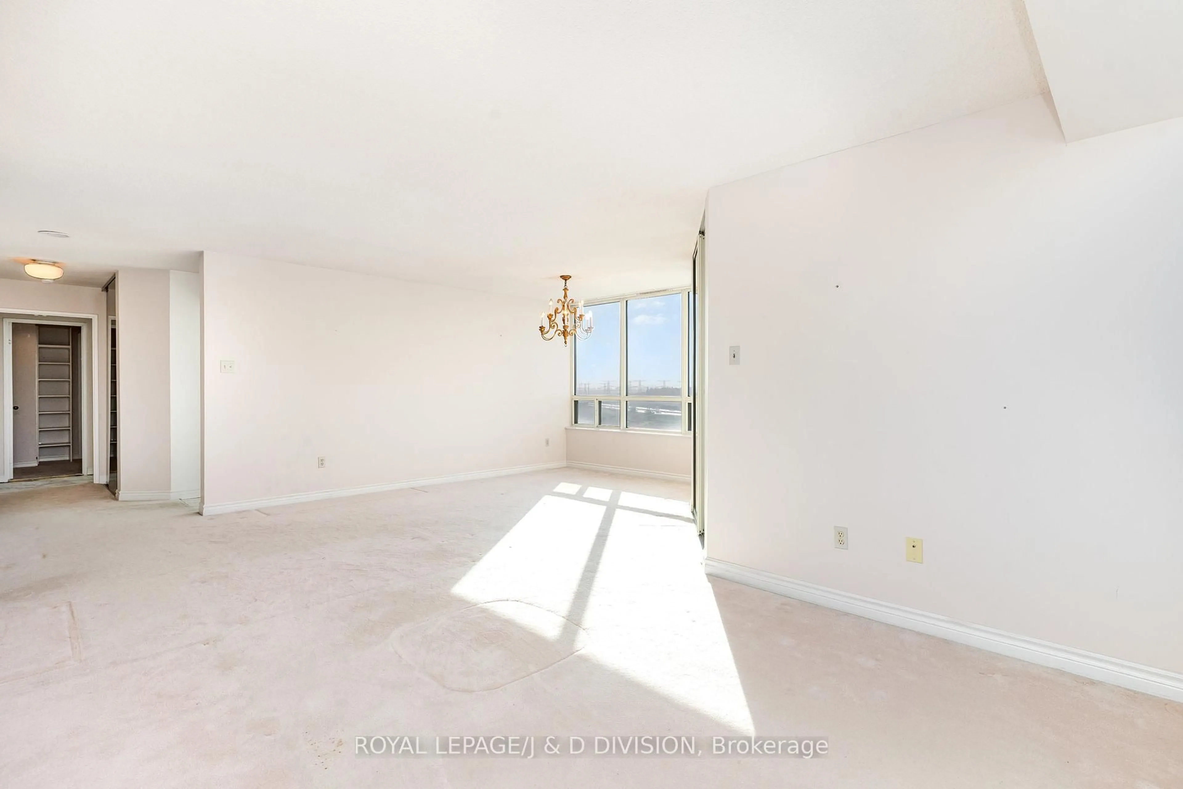 A pic of a room for 8501 Bayview Ave #815, Richmond Hill Ontario L4B 3J7