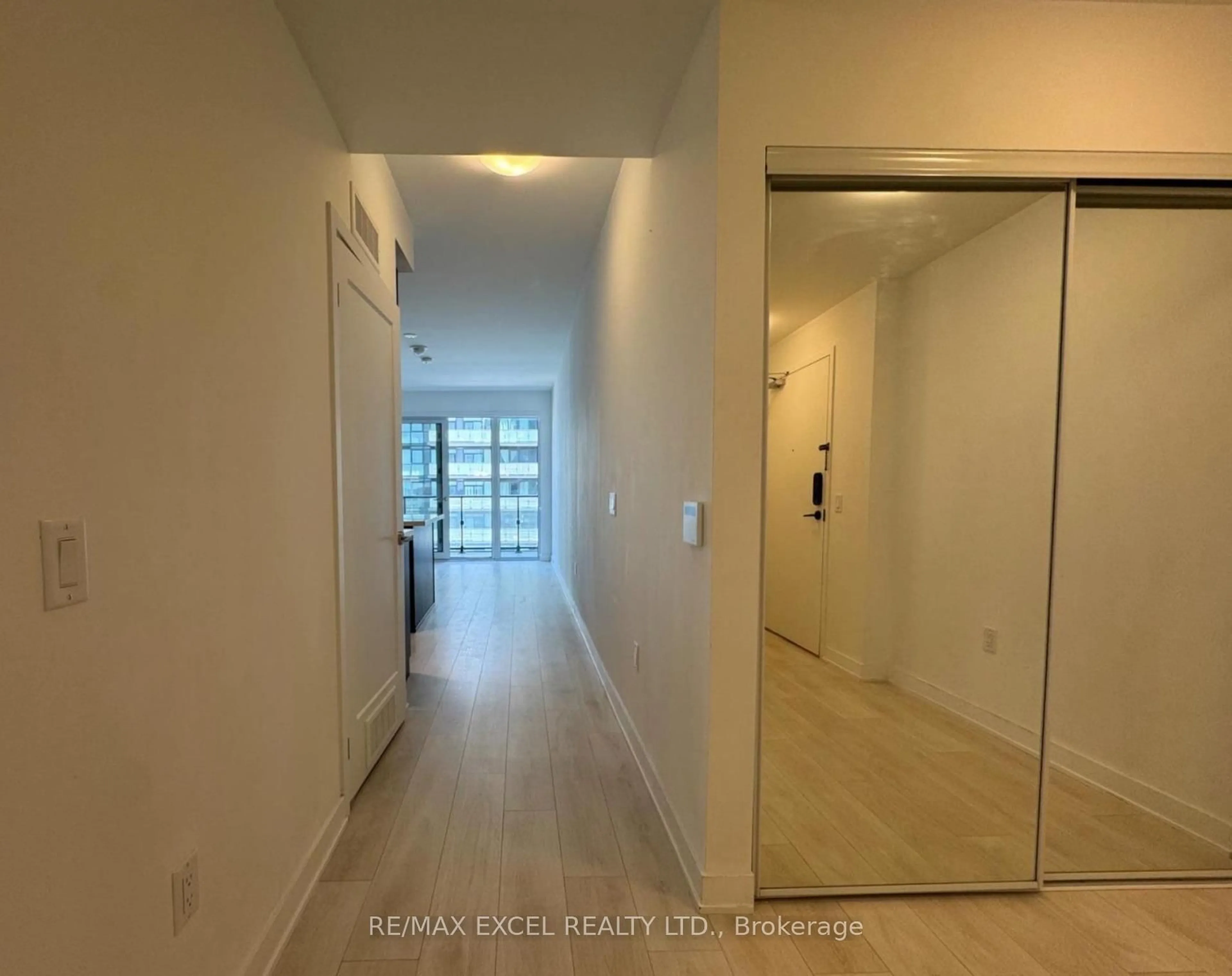 Unknown for 95 Oneida Cres #1204, Richmond Hill Ontario L4B 0H5