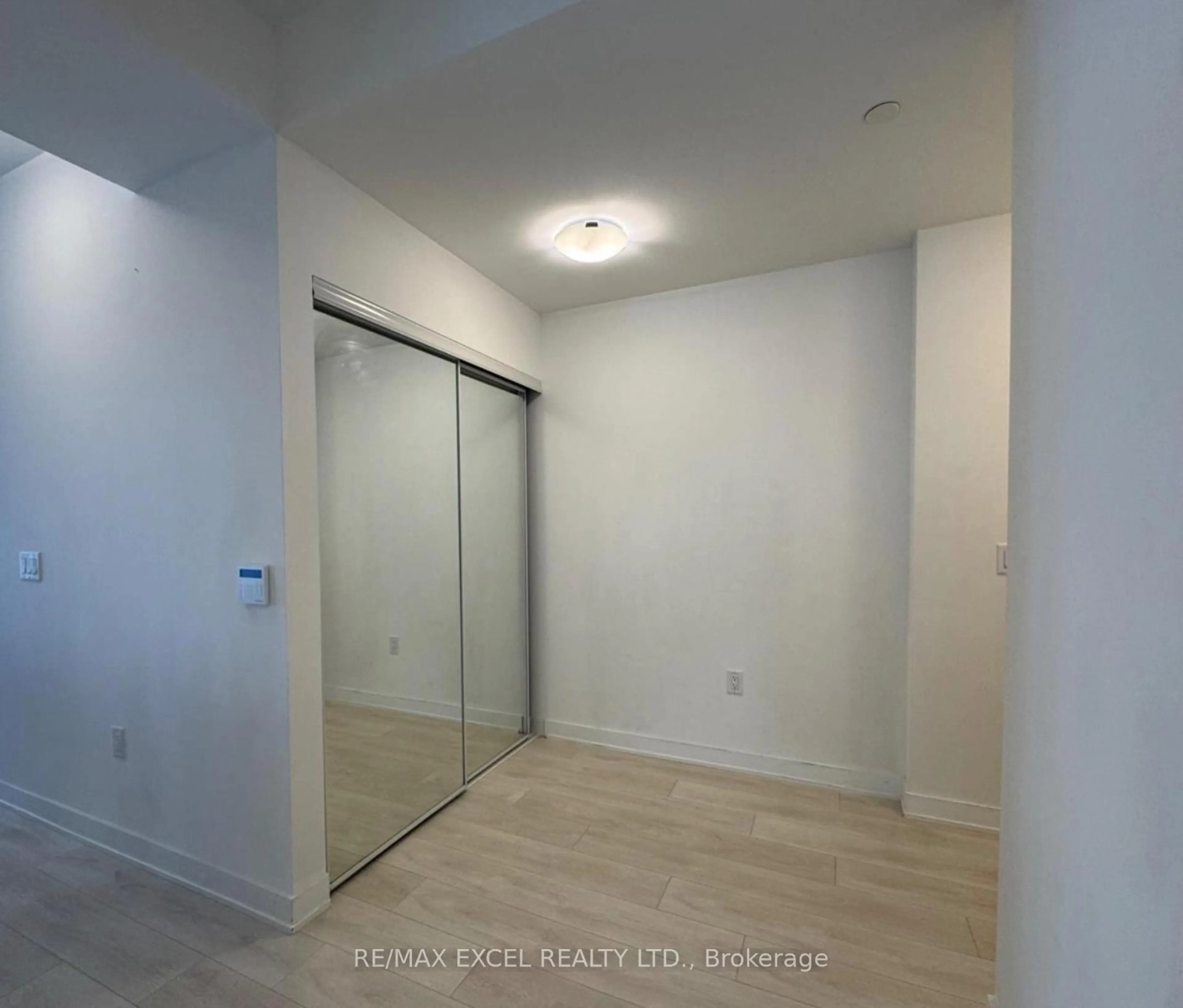 A pic of a room for 95 Oneida Cres #1204, Richmond Hill Ontario L4B 0H5