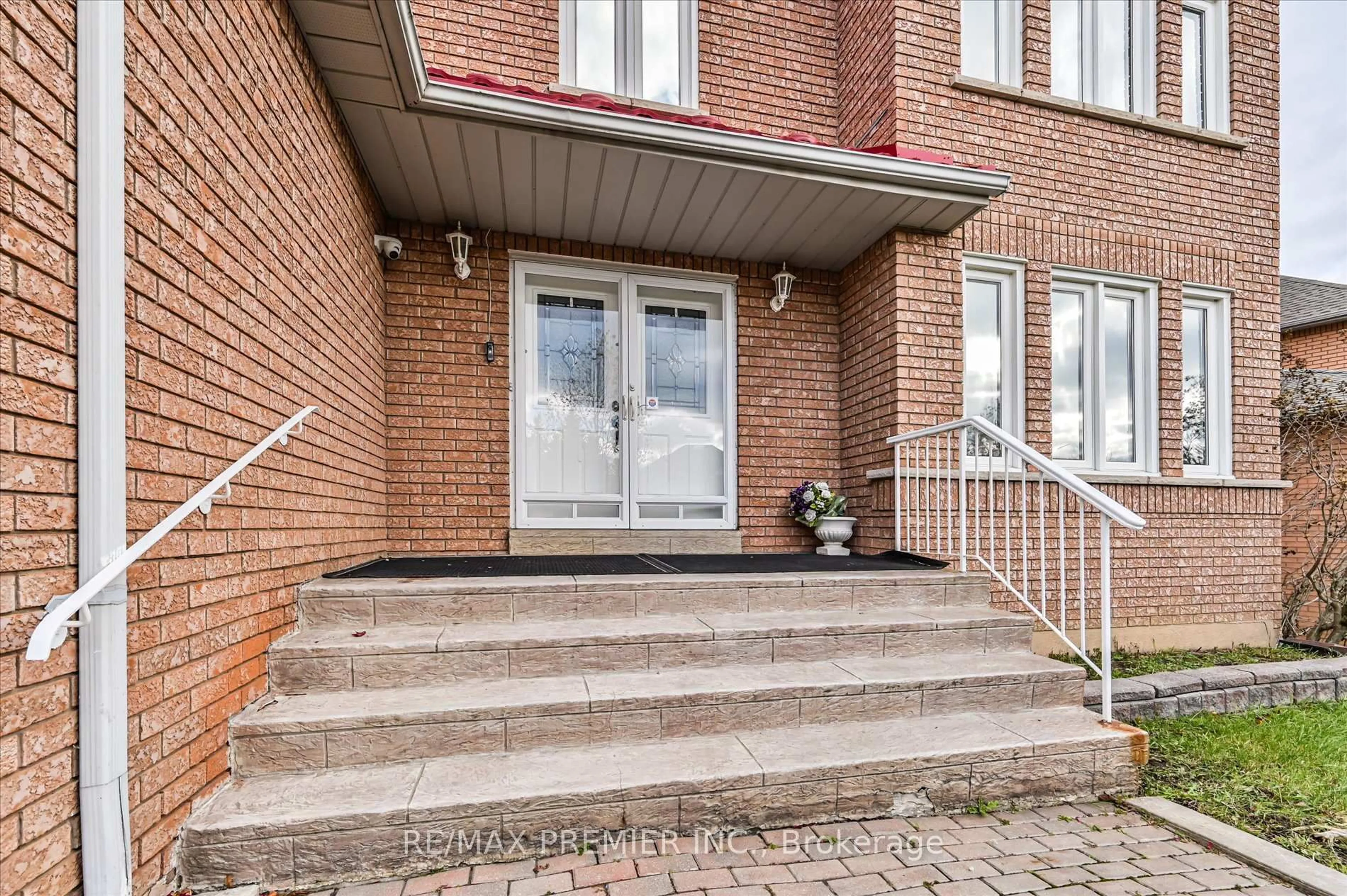 Unknown for 581 Wycliffe Ave, Vaughan Ontario L4L 8S8