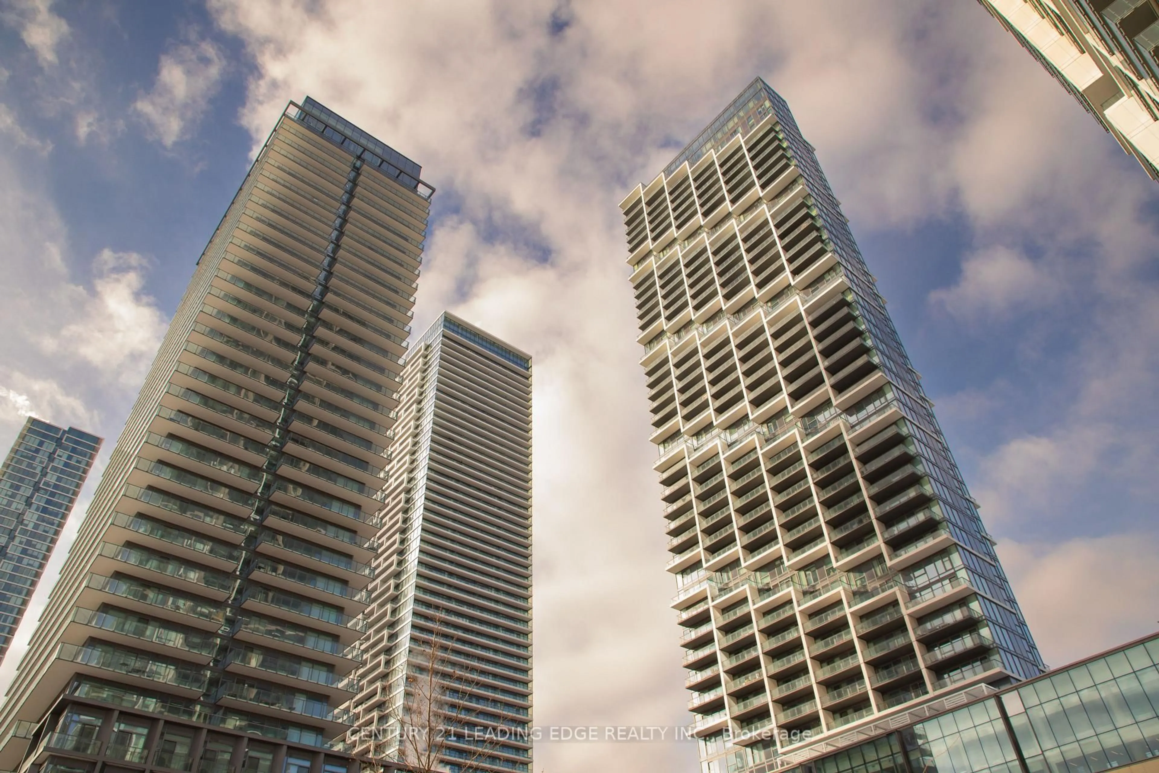 Blurry image for 7890 Jane St #PH10, Vaughan Ontario L4K 0K9