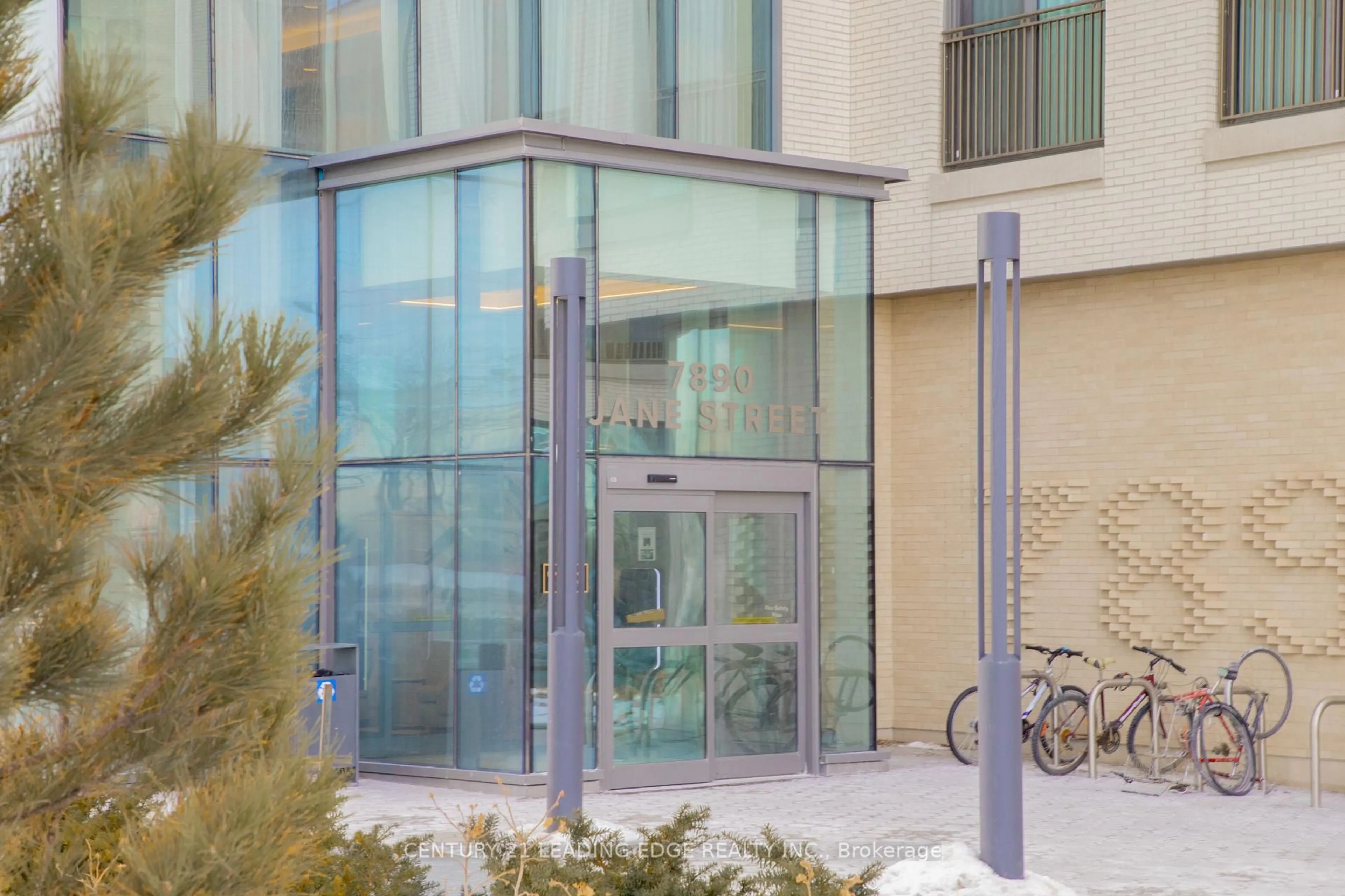 Indoor foyer for 7890 Jane St #PH10, Vaughan Ontario L4K 0K9