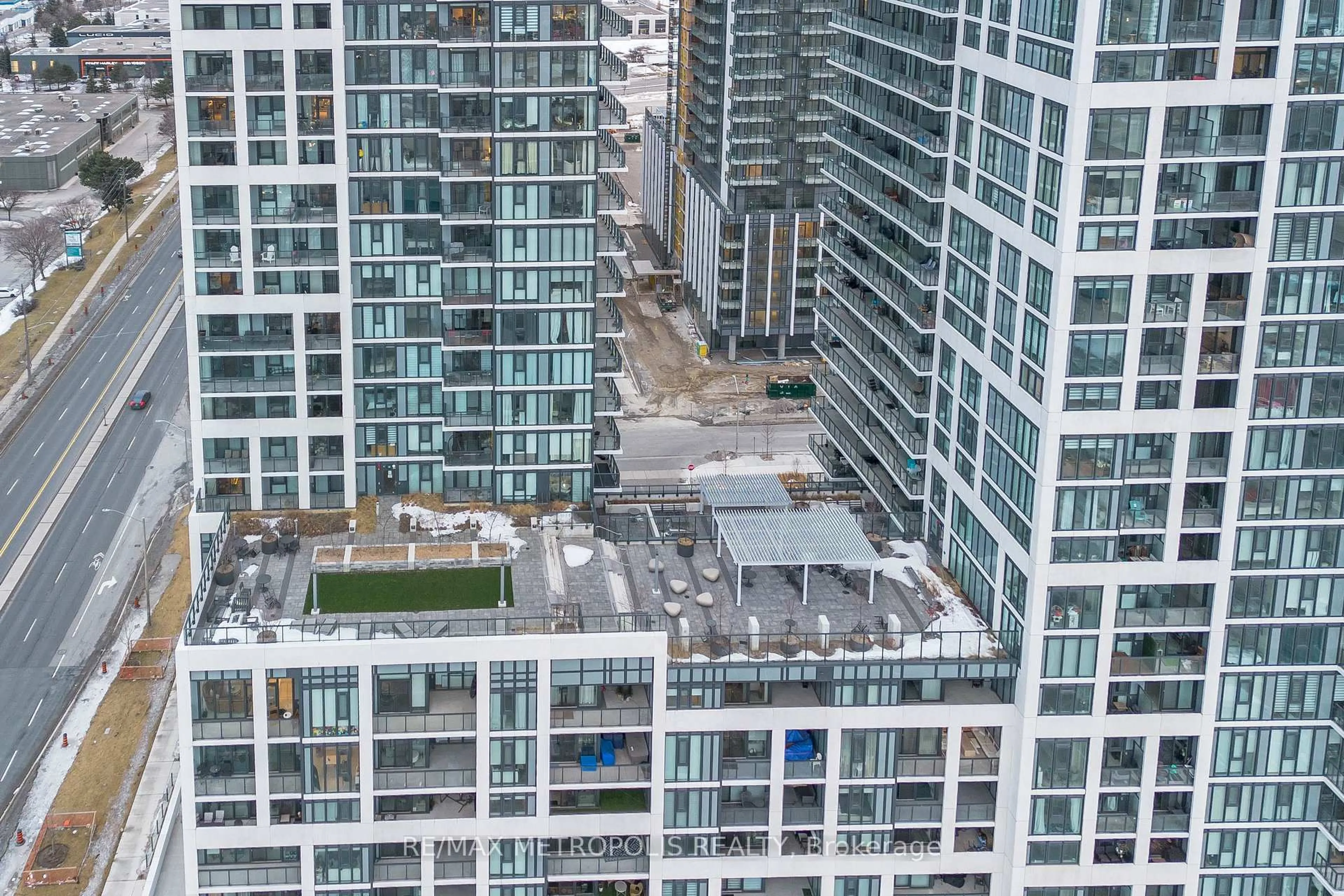 A pic from outside/outdoor area/front of a property/back of a property/a pic from drone, city buildings view from balcony for 9000 Jane St #1214, Vaughan Ontario L4K 0M6