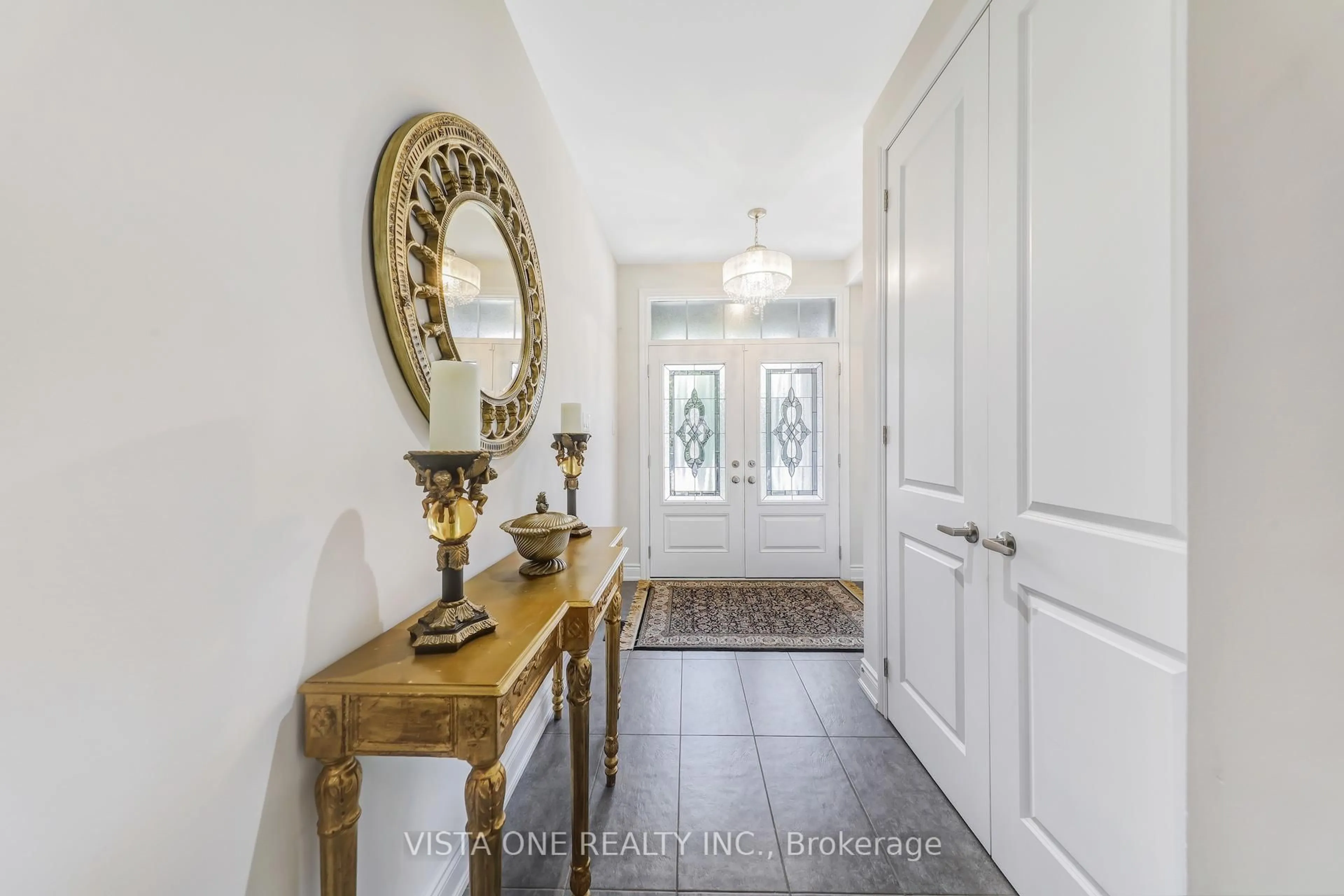 Indoor entryway for 26 Zenith Ave, Vaughan Ontario L4H 4K9