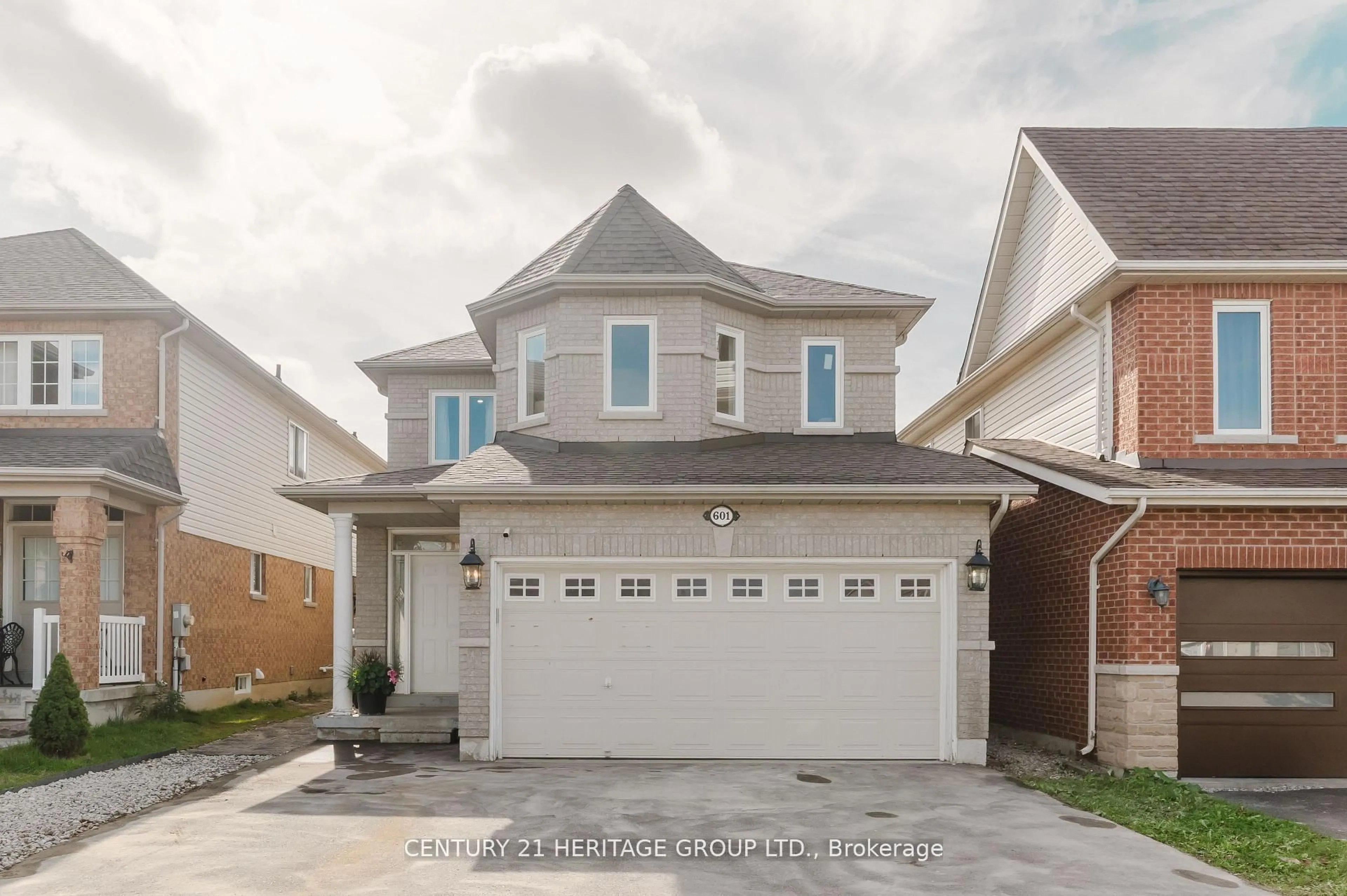 Unknown for 601 Mcbean Ave, Newmarket Ontario L3X 2L5