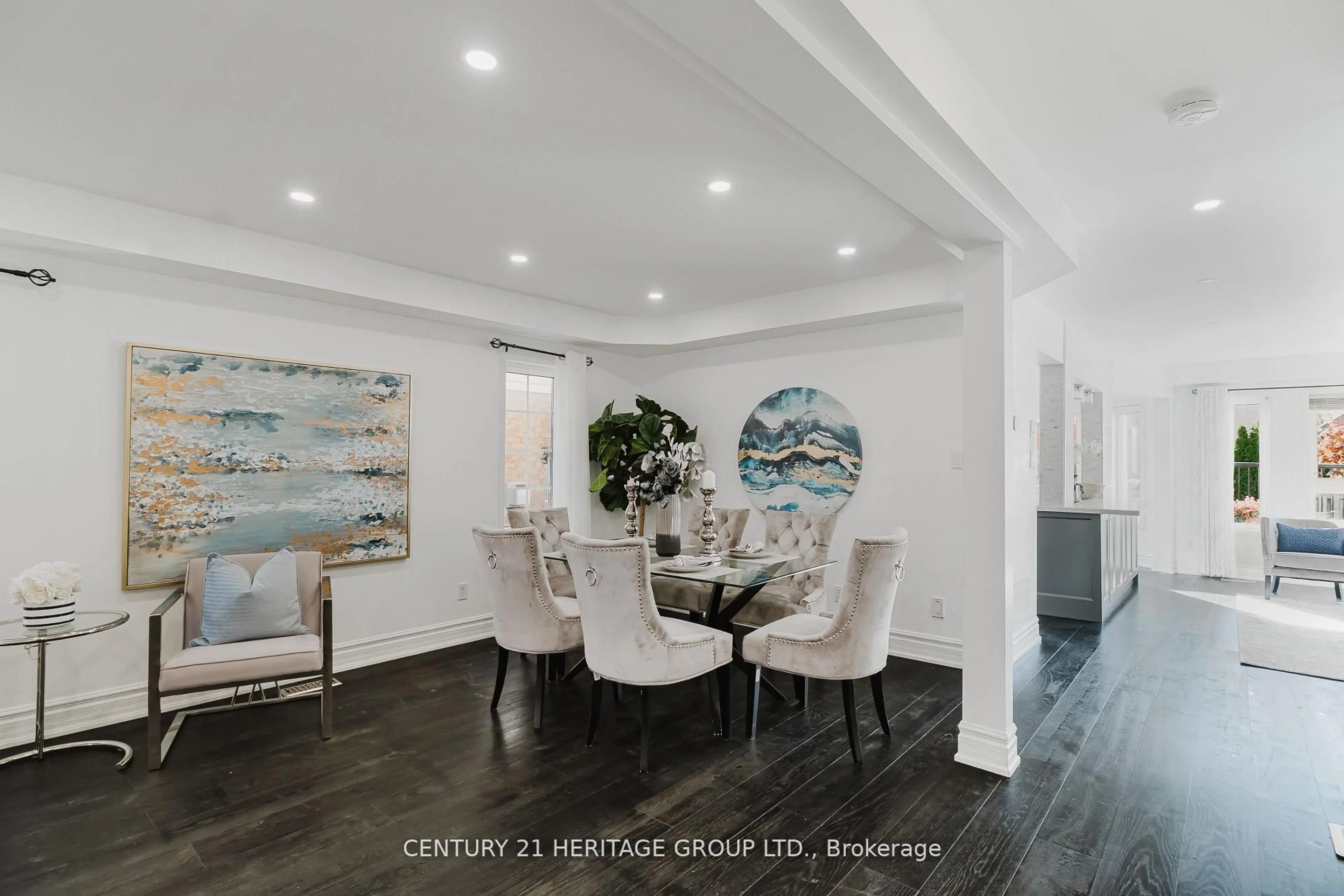 Dining room, ceramic/tile floor for 601 Mcbean Ave, Newmarket Ontario L3X 2L5