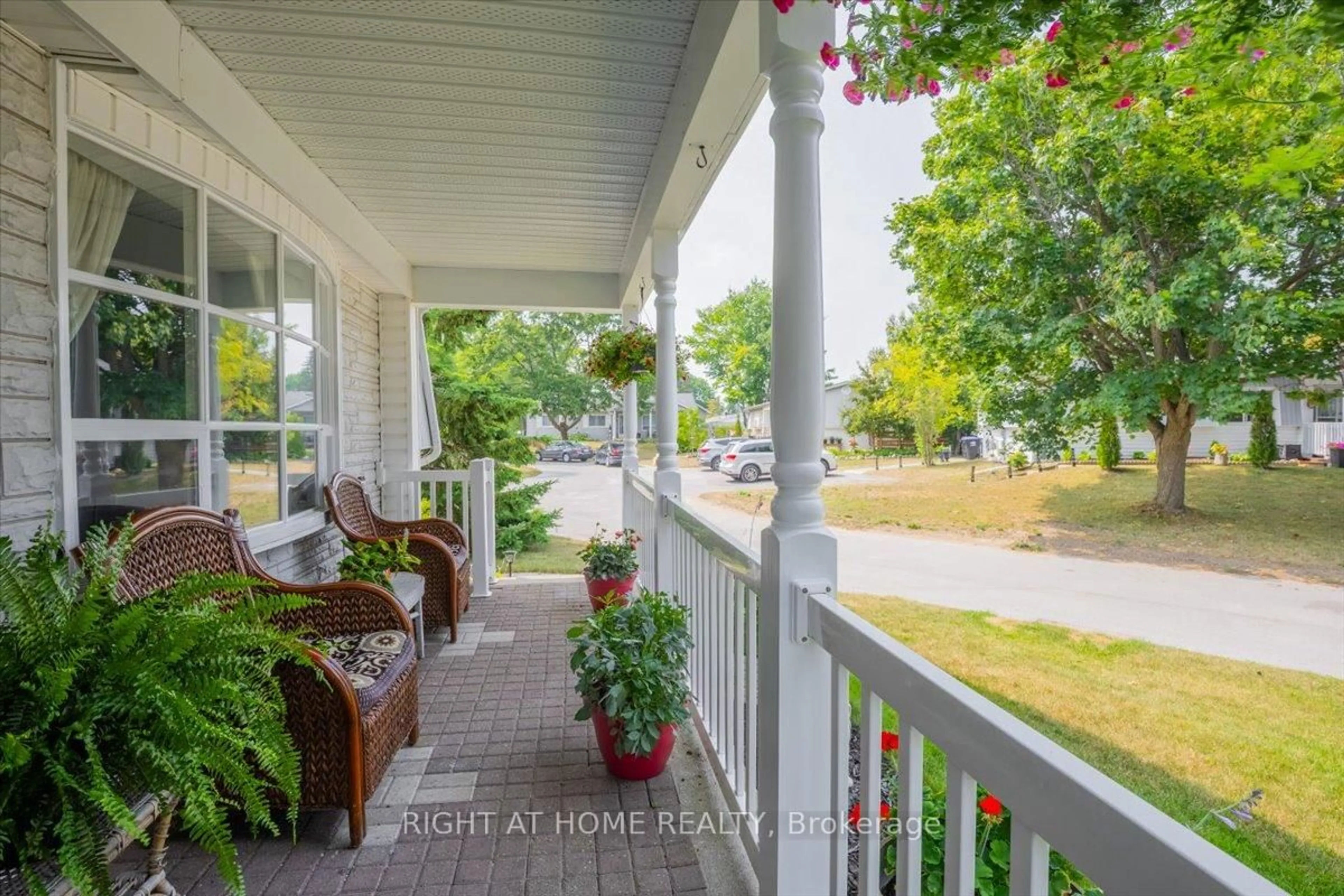 Patio, street for 30 Main St, Innisfil Ontario L9S 1L9