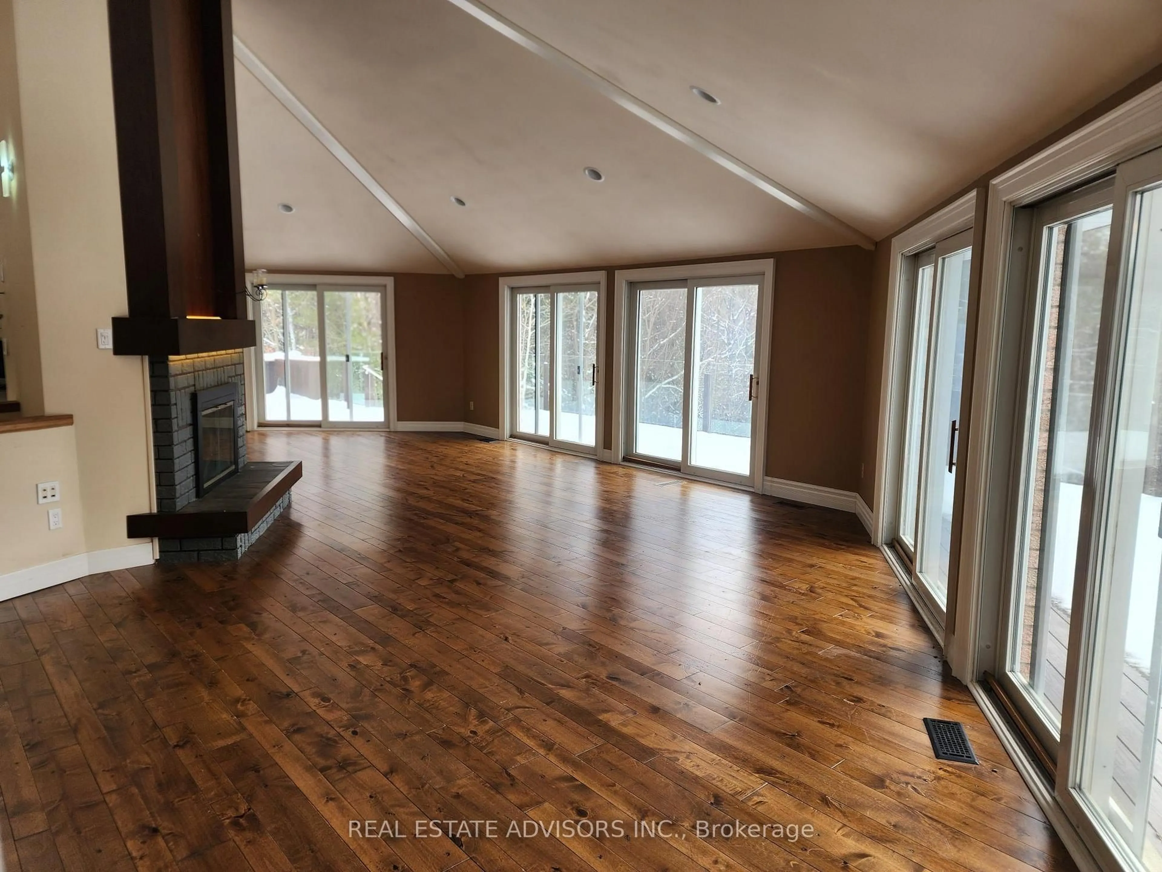 A pic of a room for 4997 Davis Dr, Whitchurch-Stouffville Ontario L4A 1Z1