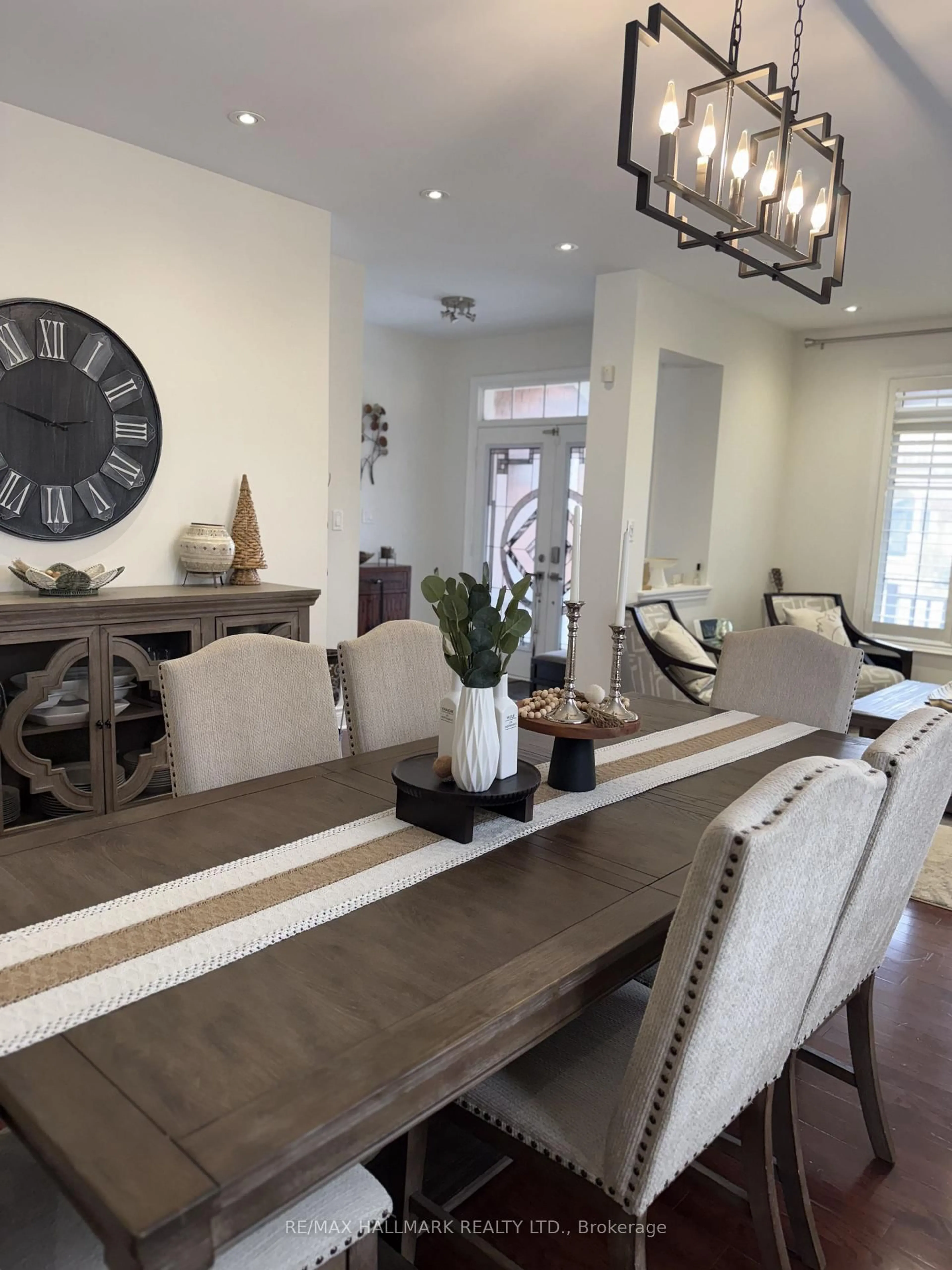 Dining room, wood/laminate floor for 220 Tonner Cres, Aurora Ontario L4G 7T7