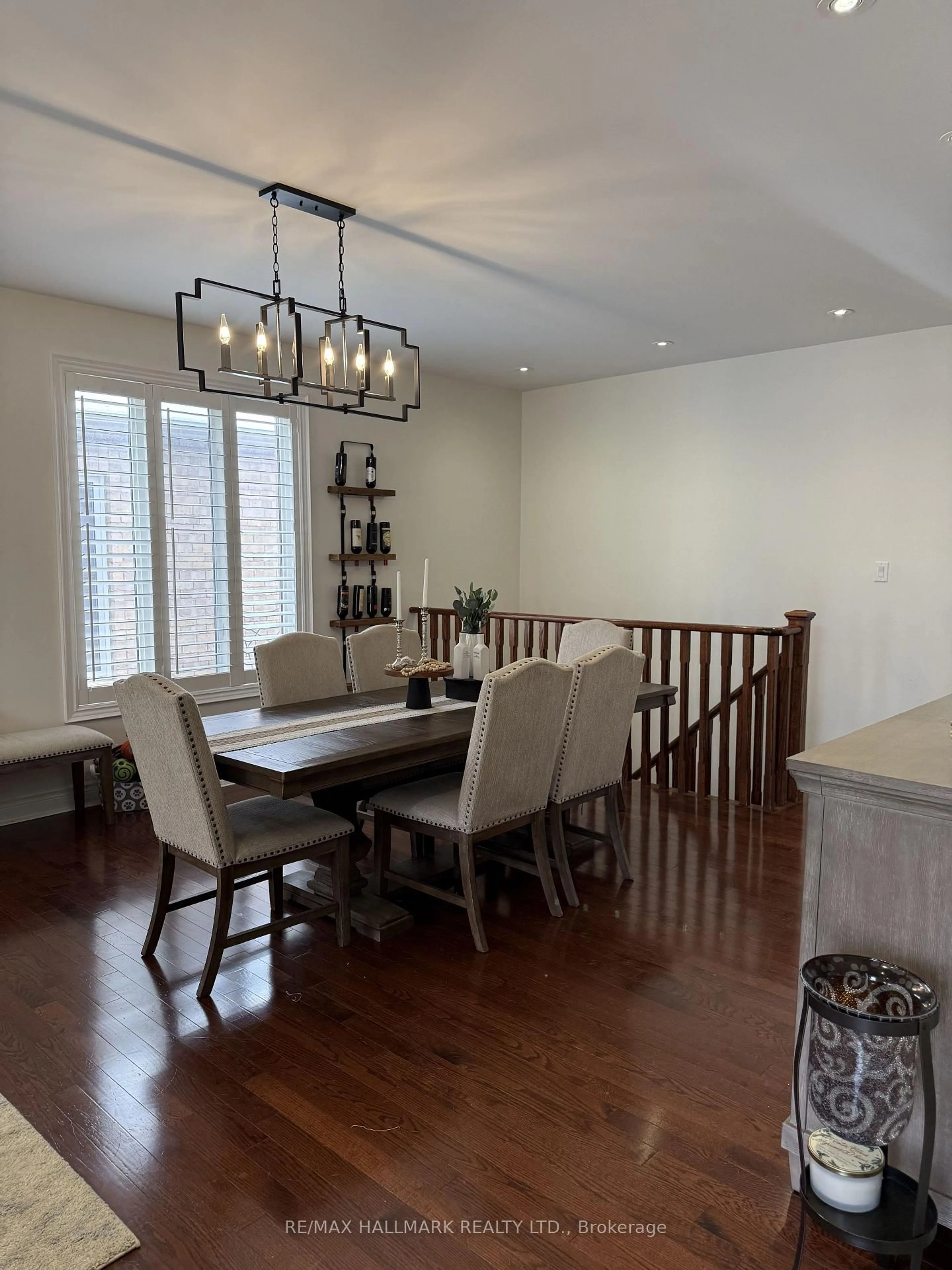 Dining room, wood/laminate floor for 220 Tonner Cres, Aurora Ontario L4G 7T7