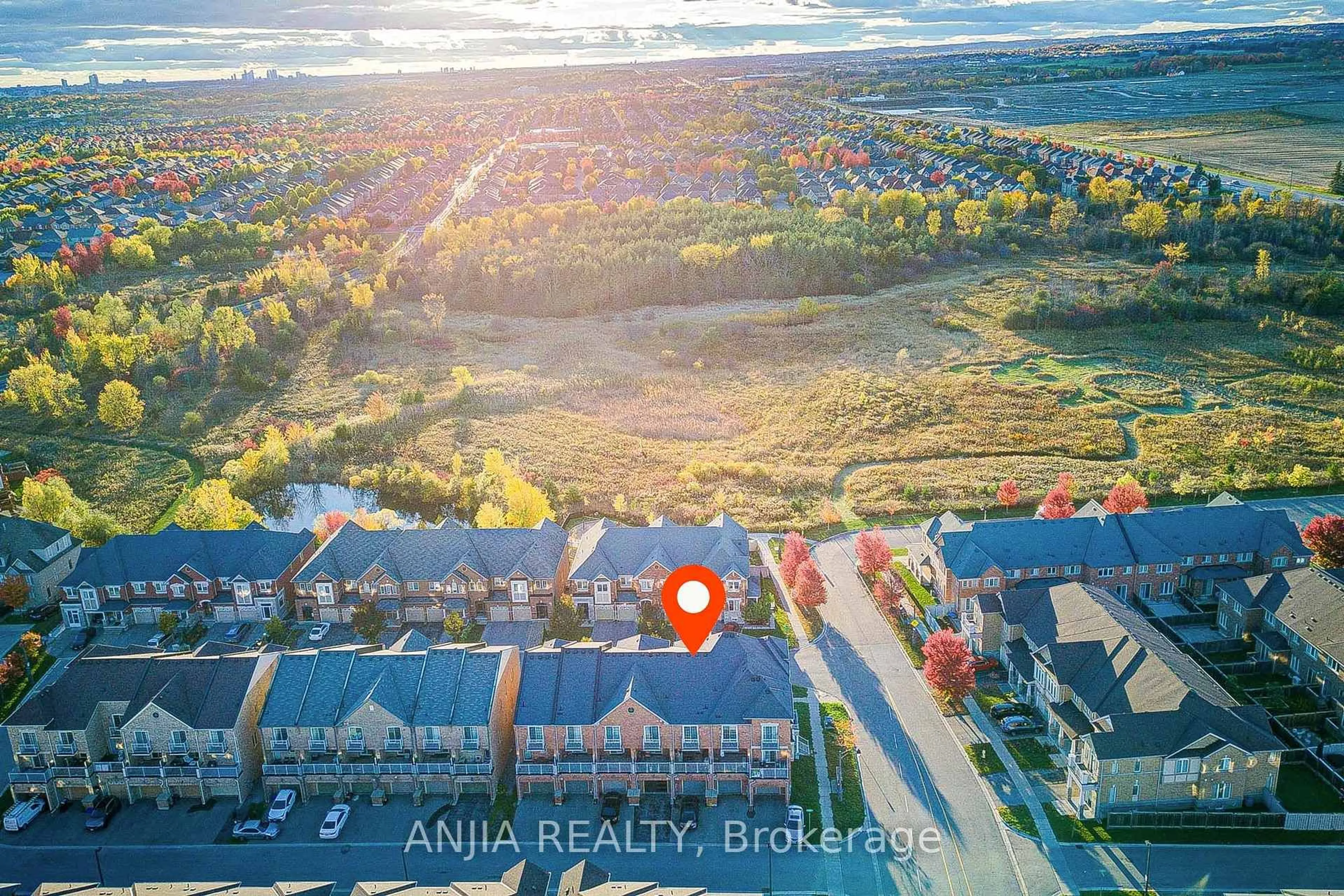 A pic from outside/outdoor area/front of a property/back of a property/a pic from drone, water/lake/river/ocean view for 5 Valliere Dr, Markham Ontario L6C 0M7