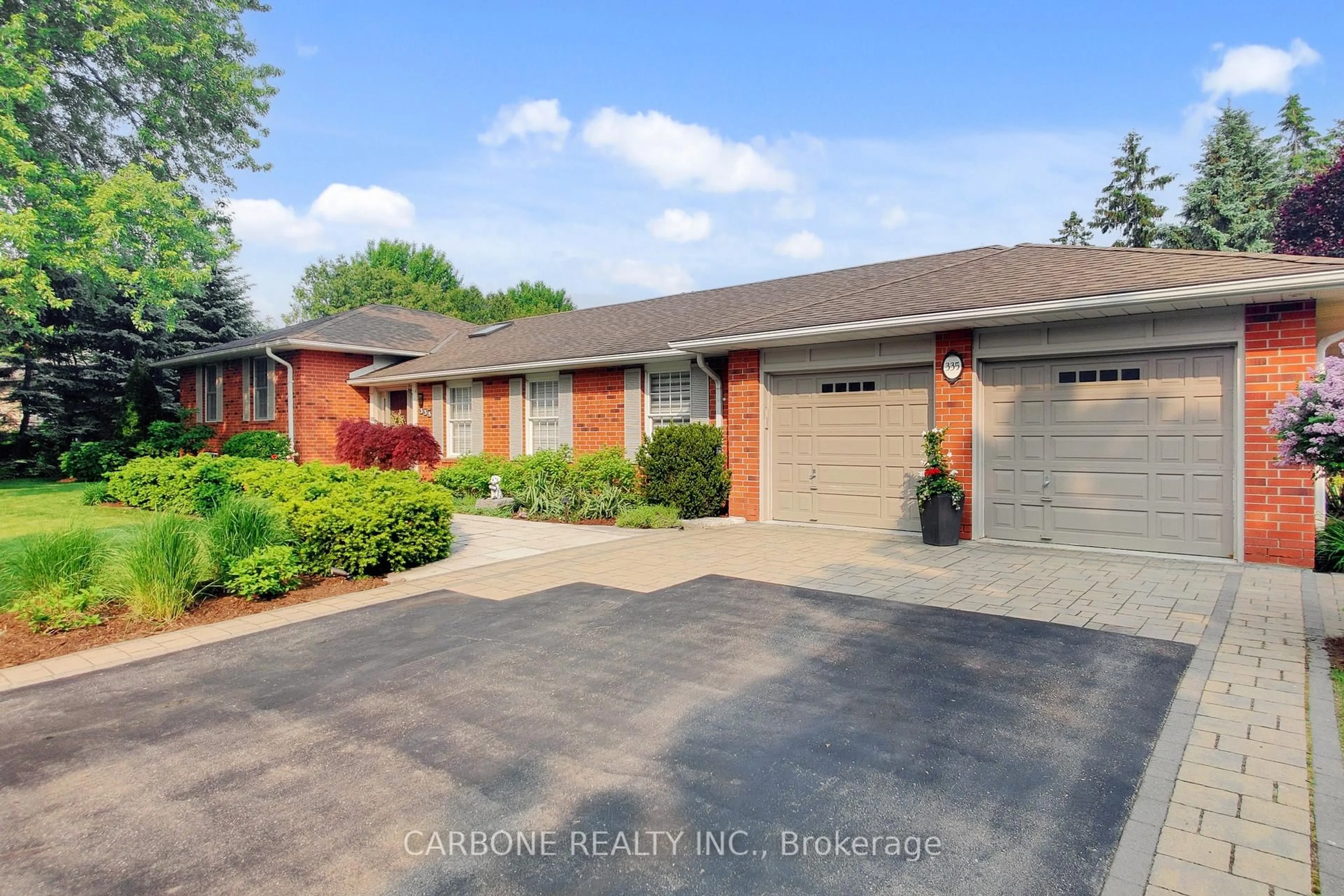 Home with brick exterior material, street for 335 Forde Cres, King Ontario L7B 1G7