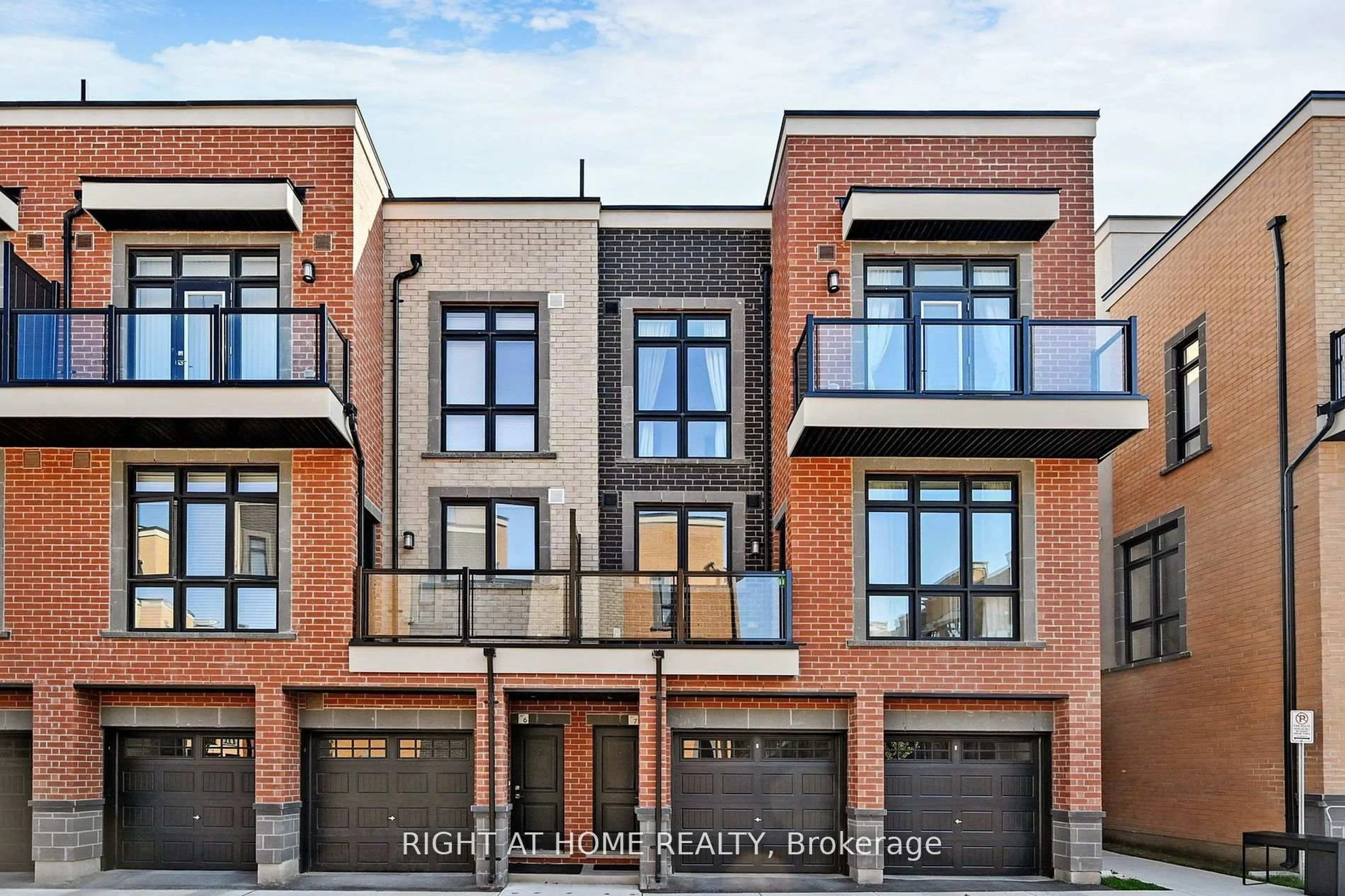 Home with brick exterior material, street for 9 Phelps Lane #TH7, Richmond Hill Ontario L4E 1J4