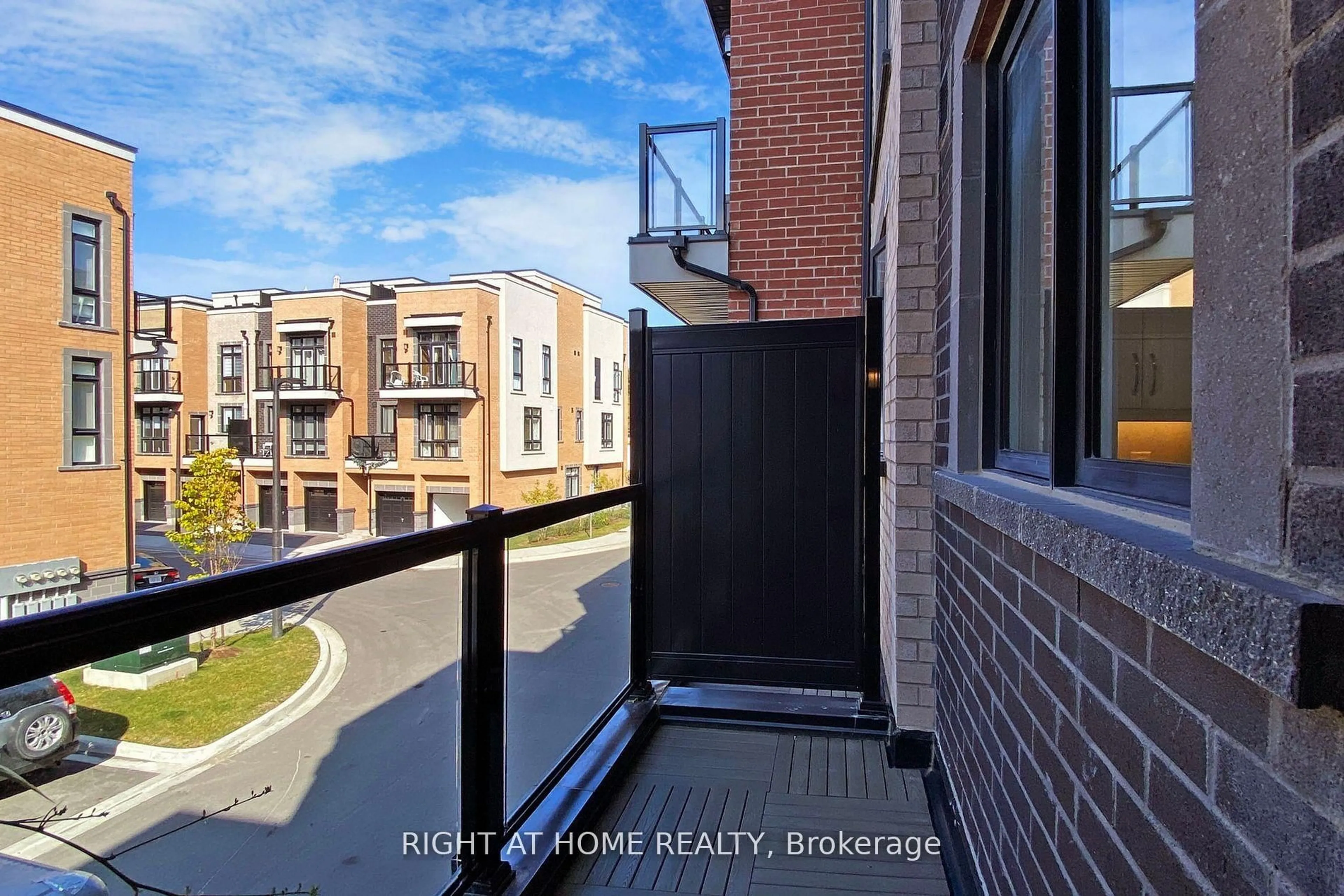 Balcony in the apartment, city buildings view from balcony for 9 Phelps Lane #TH7, Richmond Hill Ontario L4E 1J4
