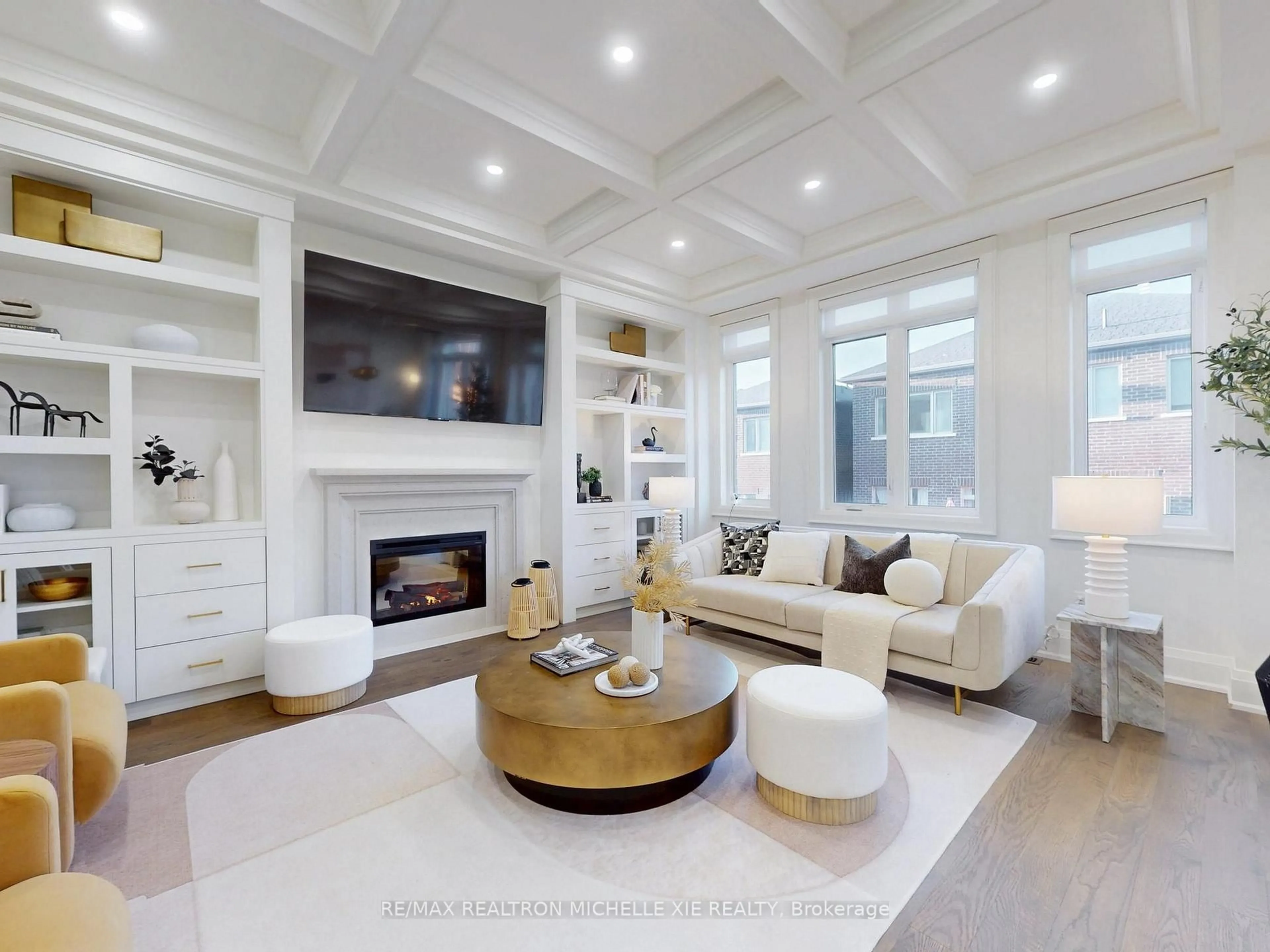 Living room with furniture, unknown for 28 Mckean Dr, Whitchurch-Stouffville Ontario L4A 4V9