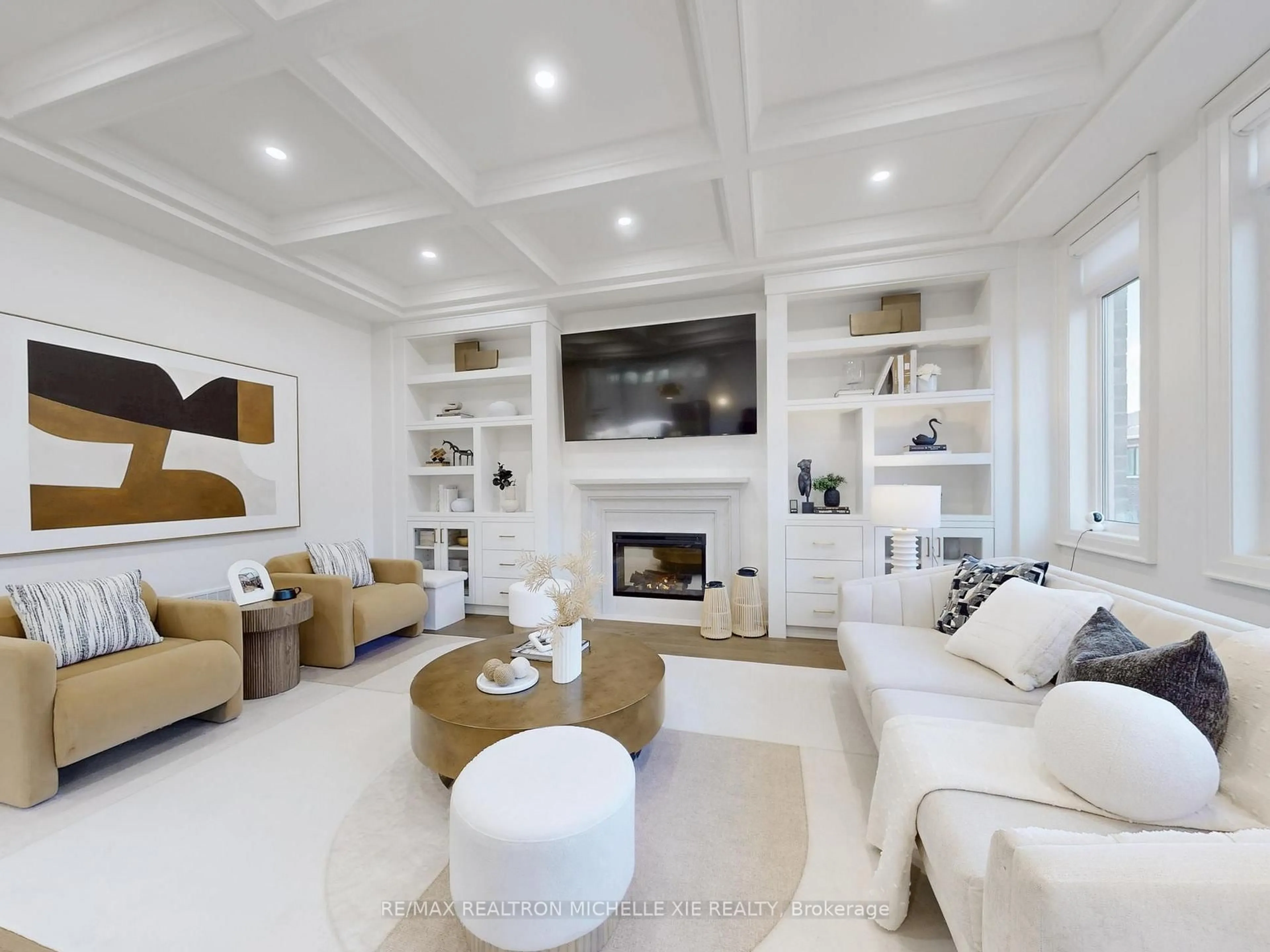 Living room with furniture, unknown for 28 Mckean Dr, Whitchurch-Stouffville Ontario L4A 4V9